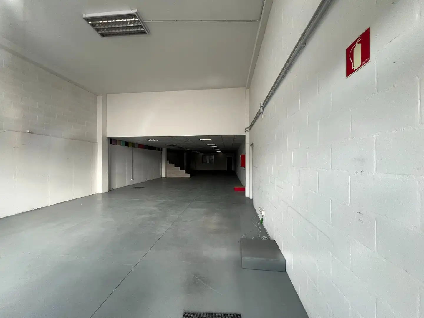 Nau industrial de lloguer en Almeiras