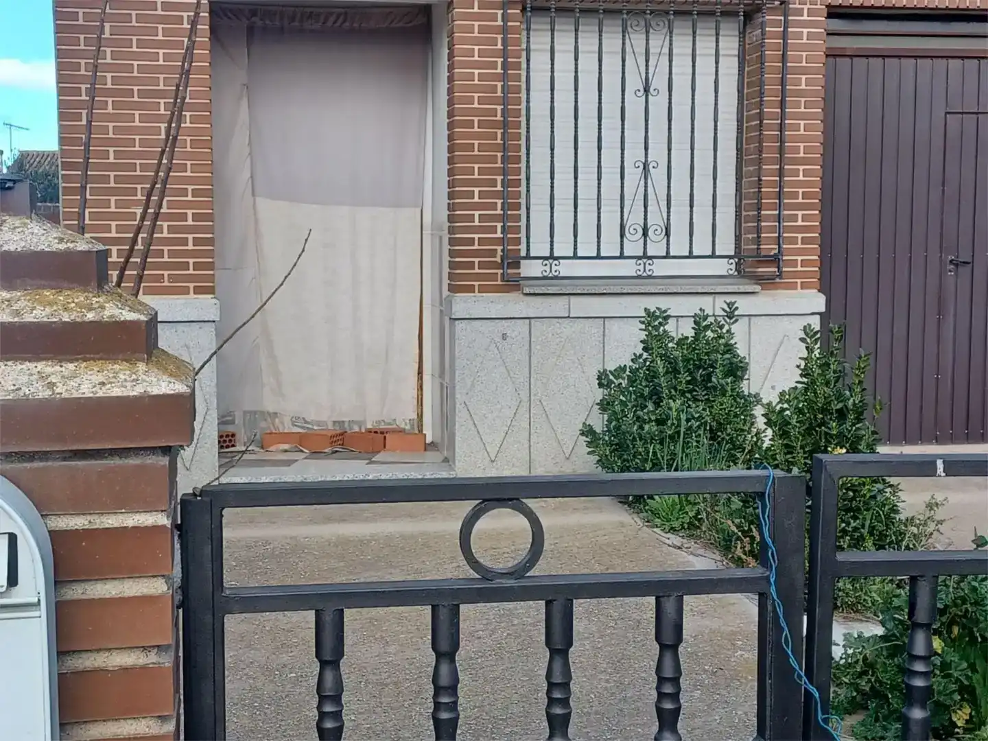 Vista exterior de Piso en venta en Menasalbas con Trastero y Balcón