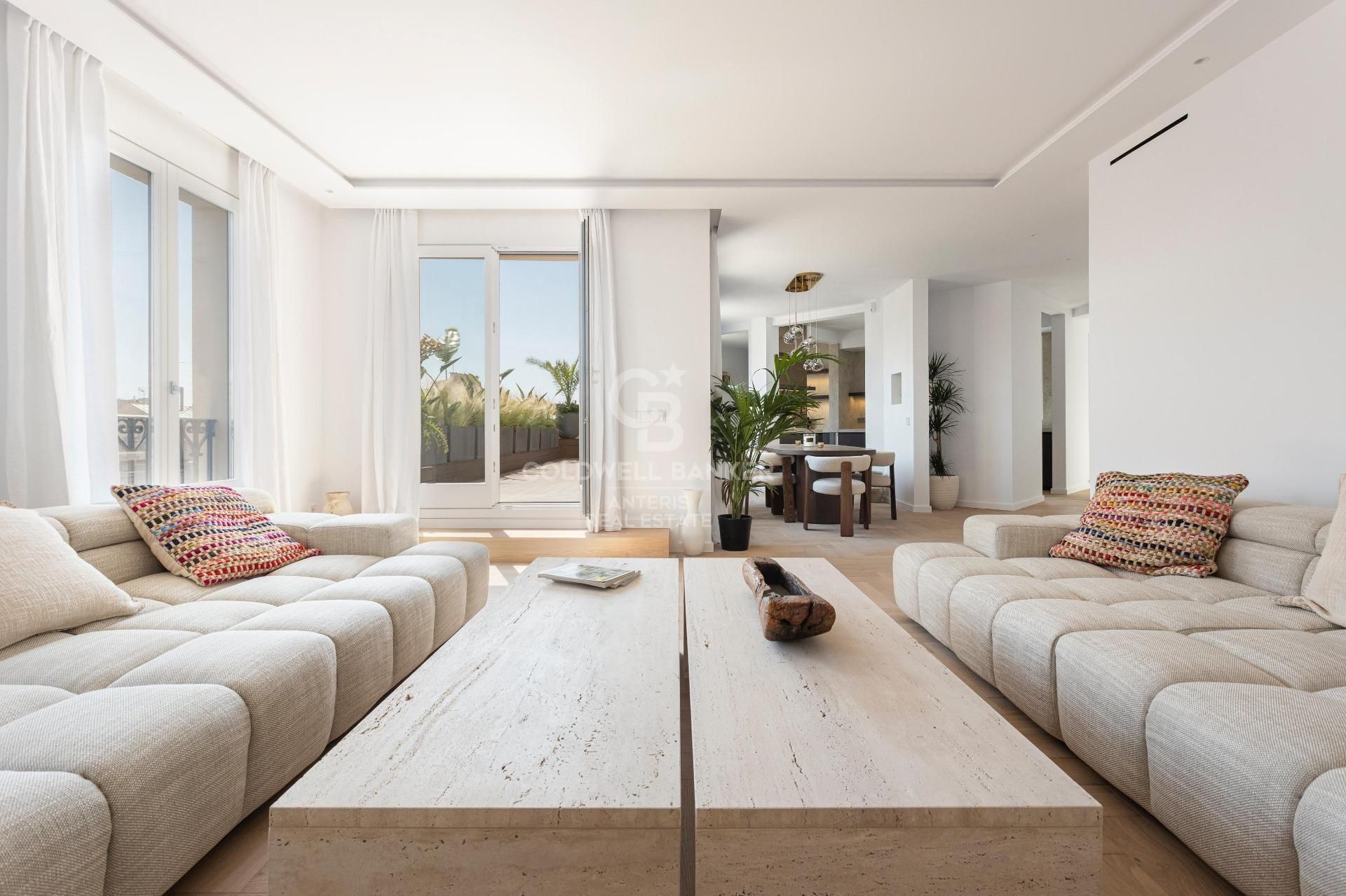 Wohnzimmer von Dachboden zum Verkauf in  Barcelona Capital mit Klimaanlage, Terrasse und Möbliert