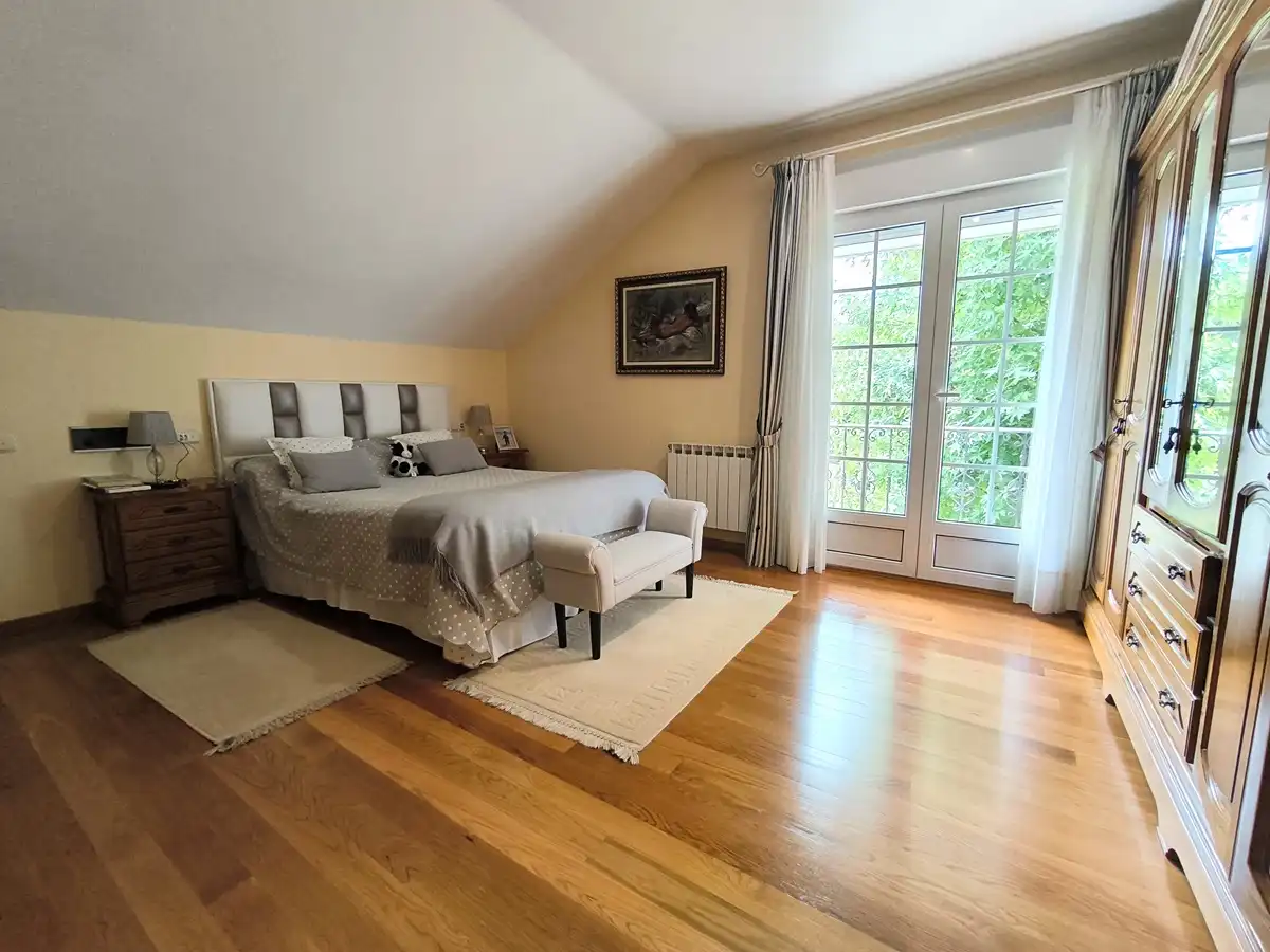 Habitación de Casa o chalet en venta en Vilagarcía de Arousa con Calefacción, Jardín privado y Parquet