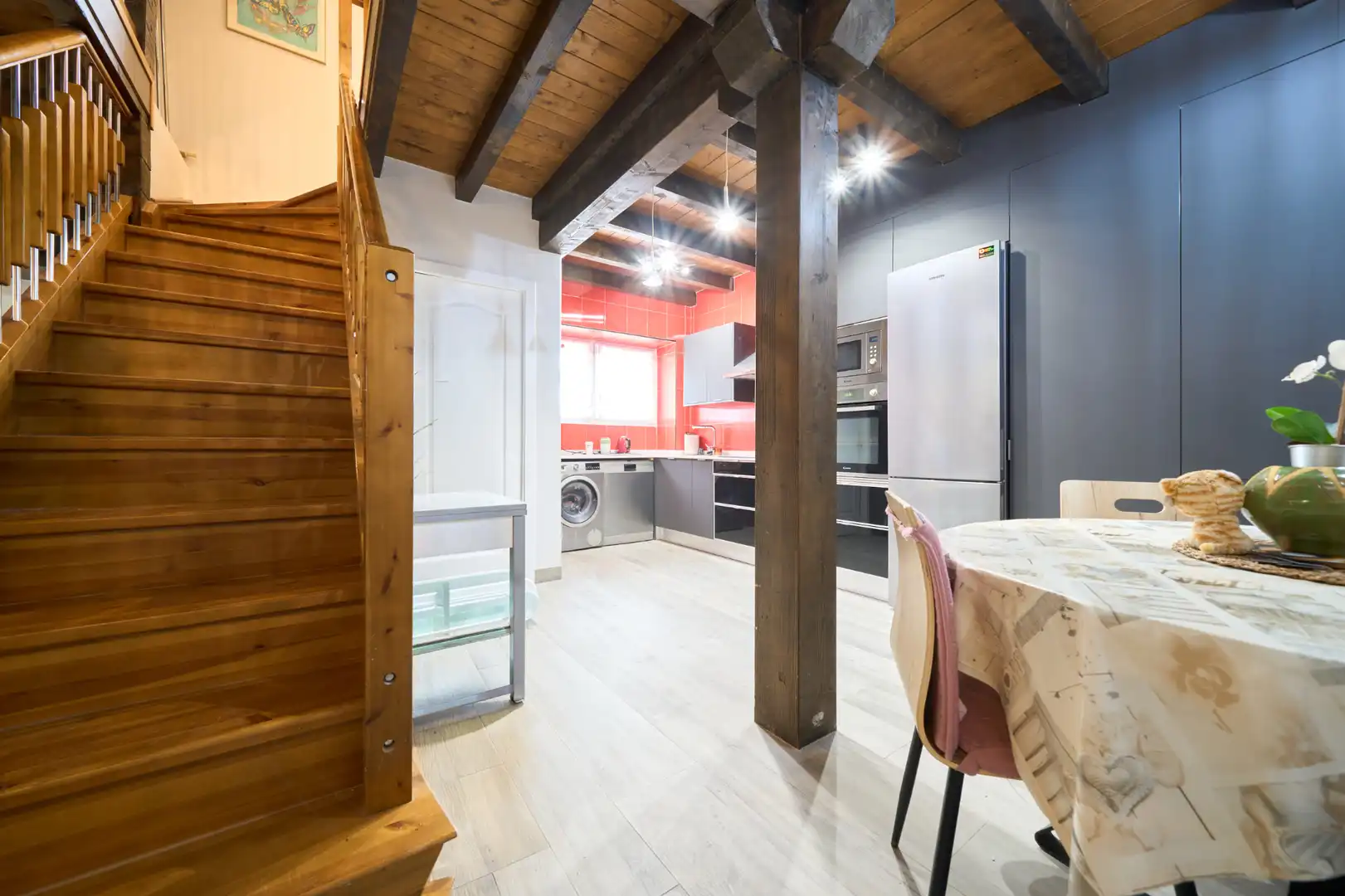 Cuina de Casa adosada en venda en Vitoria - Gasteiz amb Jardí privat, Terrassa i Traster