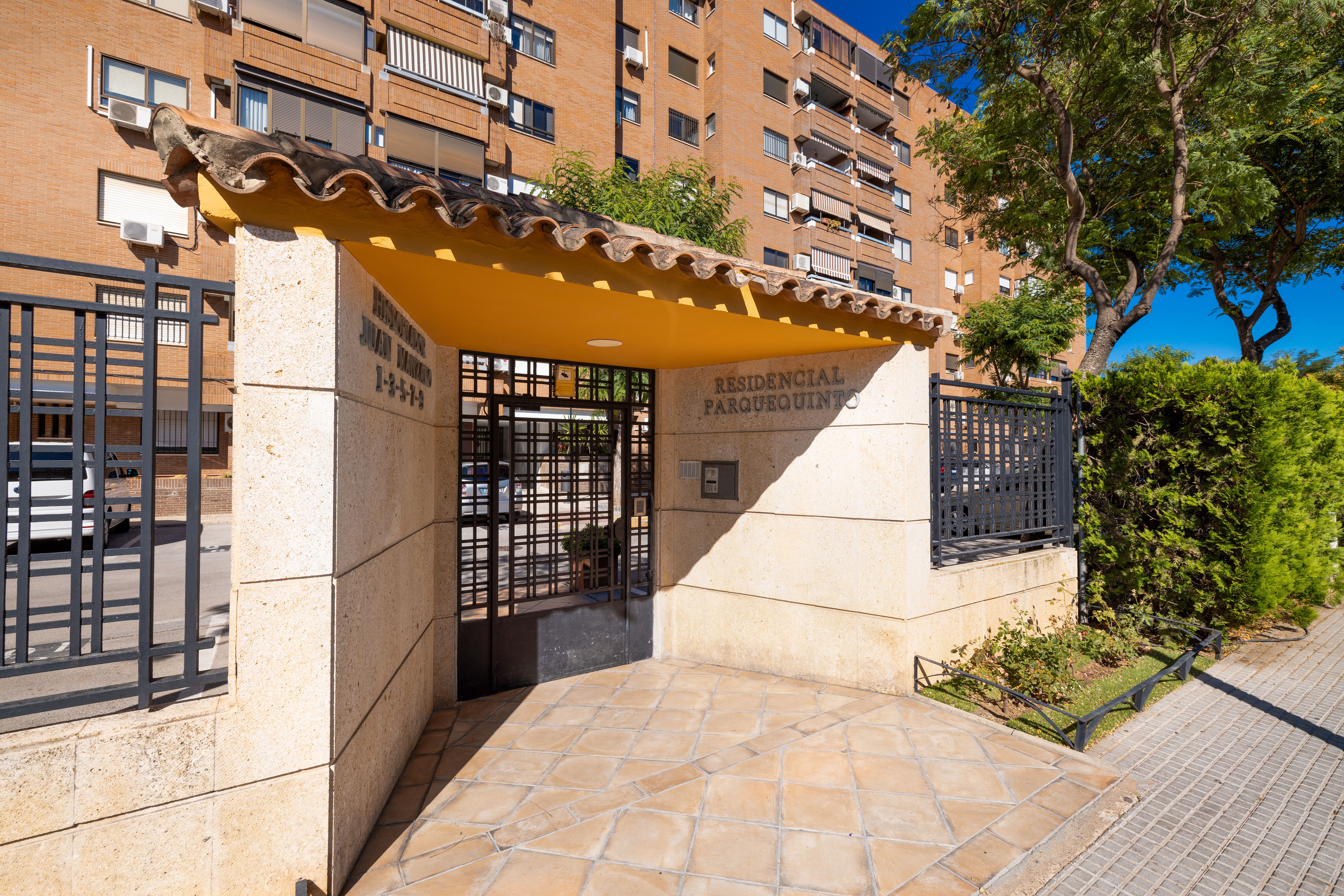 Vista exterior de Apartament en venda en Montequinto