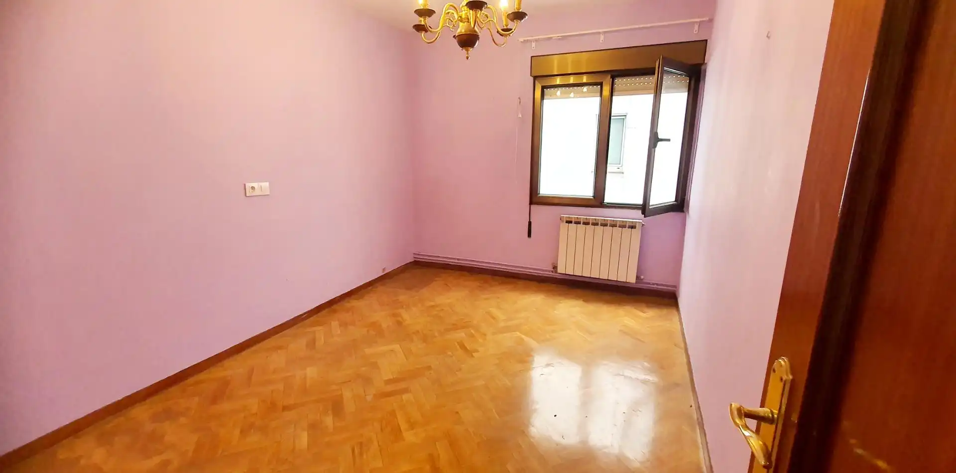 Habitación de Piso en venta en Oviedo  con Calefacción y Trastero