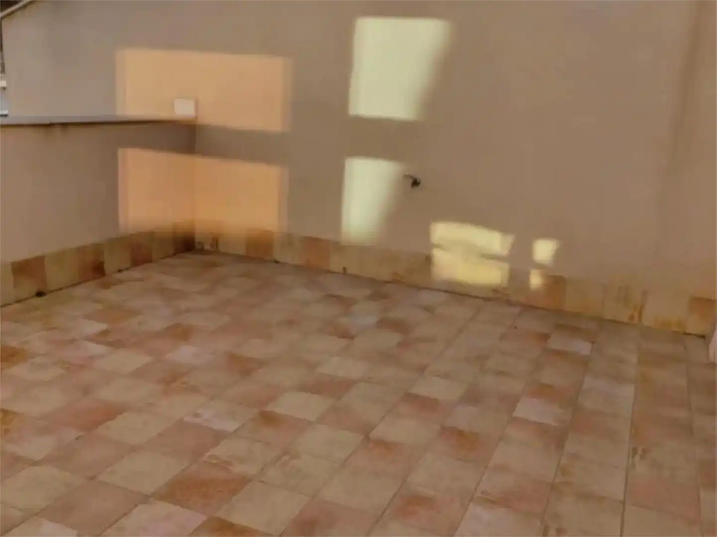 Wohnung zum Verkauf in Lorca mit Schwimmbad und Balkon