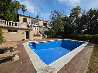 Swimming pool of House or chalet for sale in Sotogrande  with Air Conditioner, Heating and Private garden