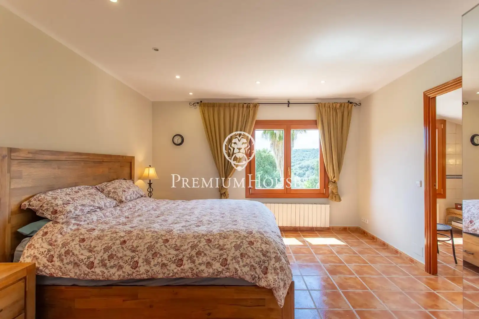 Habitación de Finca rústica en venta en Sant Iscle de Vallalta con Calefacción, Jardín privado y Terraza