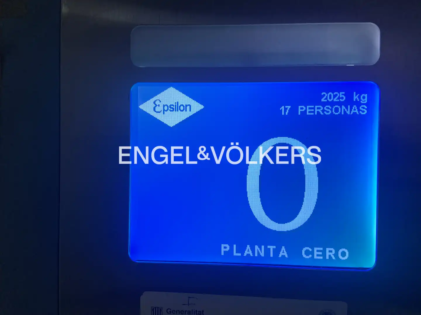 Aparcament de Nau industrial en venda en L'Hospitalet de Llobregat
