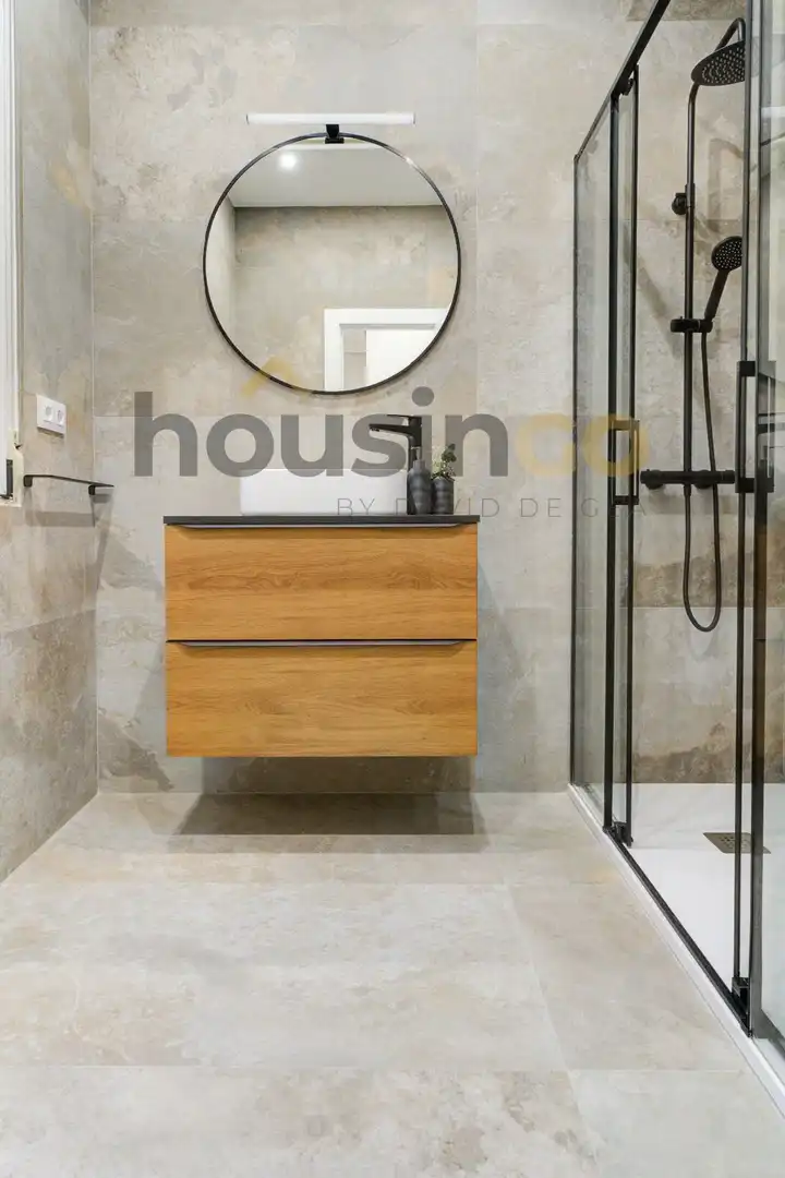 Baño de Piso en venta en Madrid con Aire acondicionado, Calefacción y Amueblado