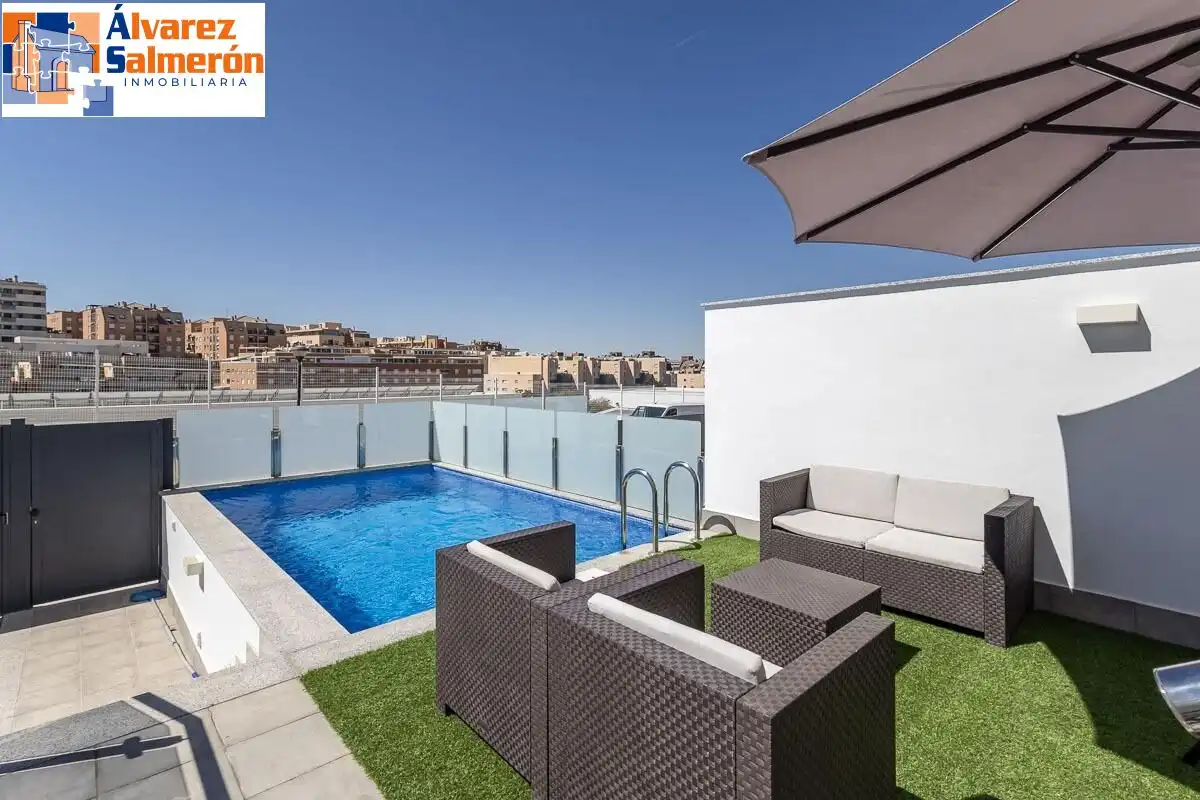 Chalet con terraza en venta en Calle Chimborazo, imagen 2