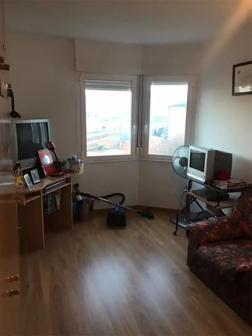 Sala d'estar de Pis en venda en Ponferrada amb Parquet, Forn i Rentadora
