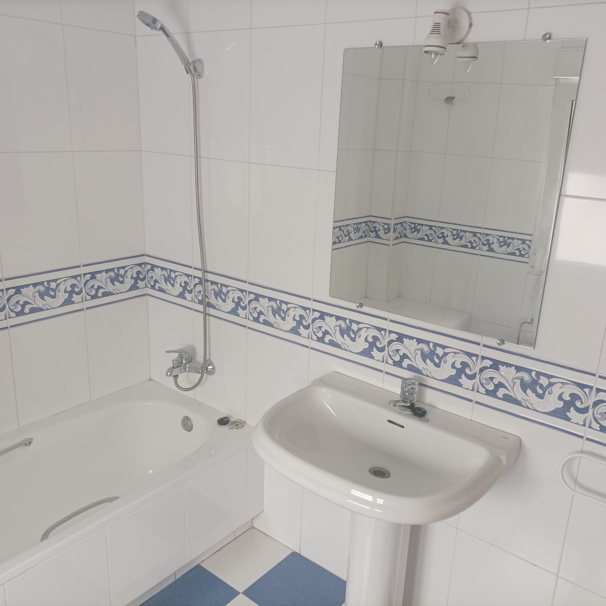Bathroom of Flat for sale in Quintanar de la Orden  with Heating, Parquet flooring and Terrace