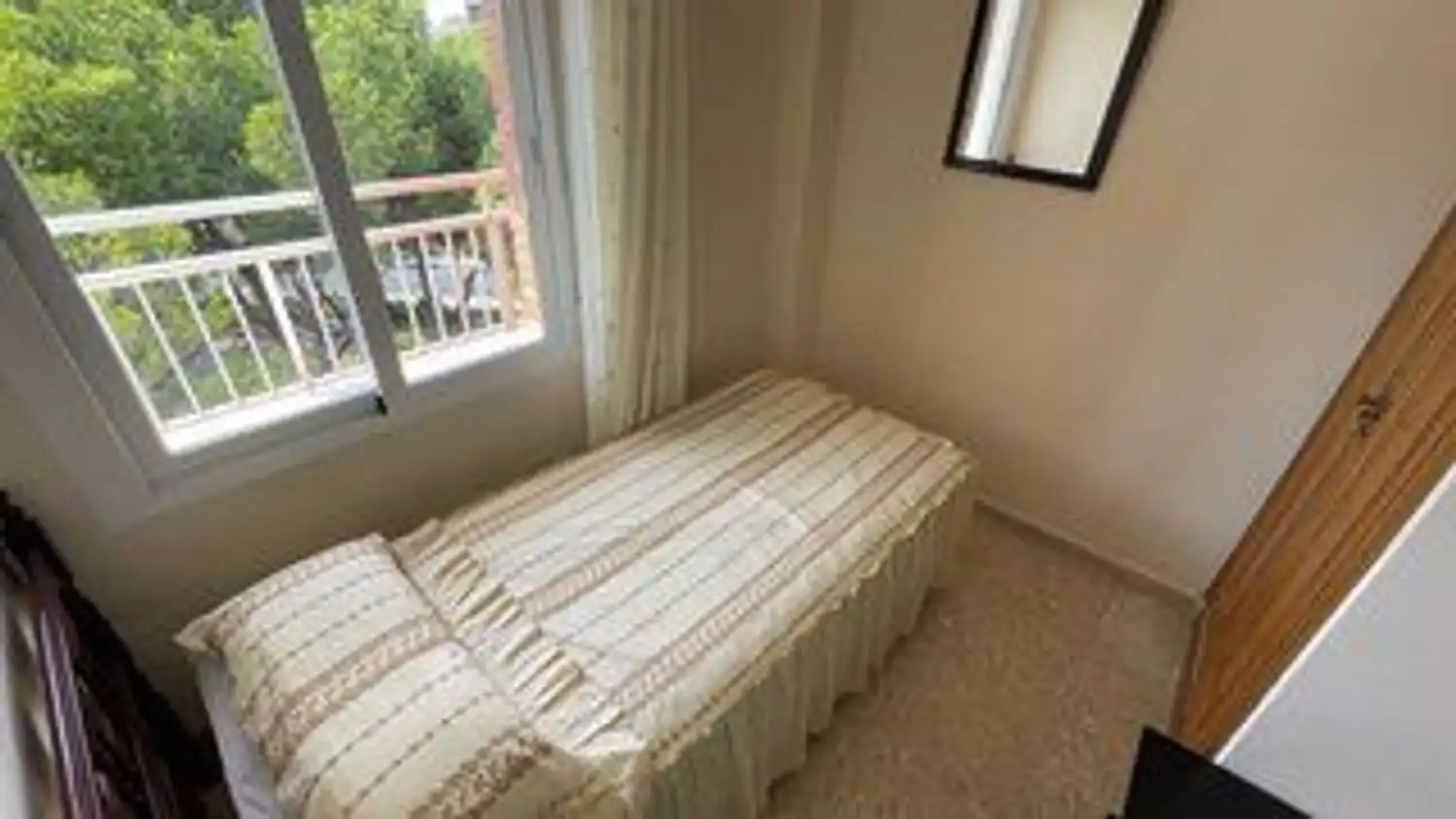 Habitación de Piso en venta en Alicante / Alacant con Aire acondicionado, Calefacción y Jardín privado
