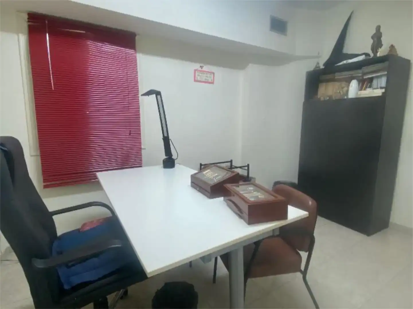 Büro zur Miete in Sevilla mit Klimaanlage und Balkon