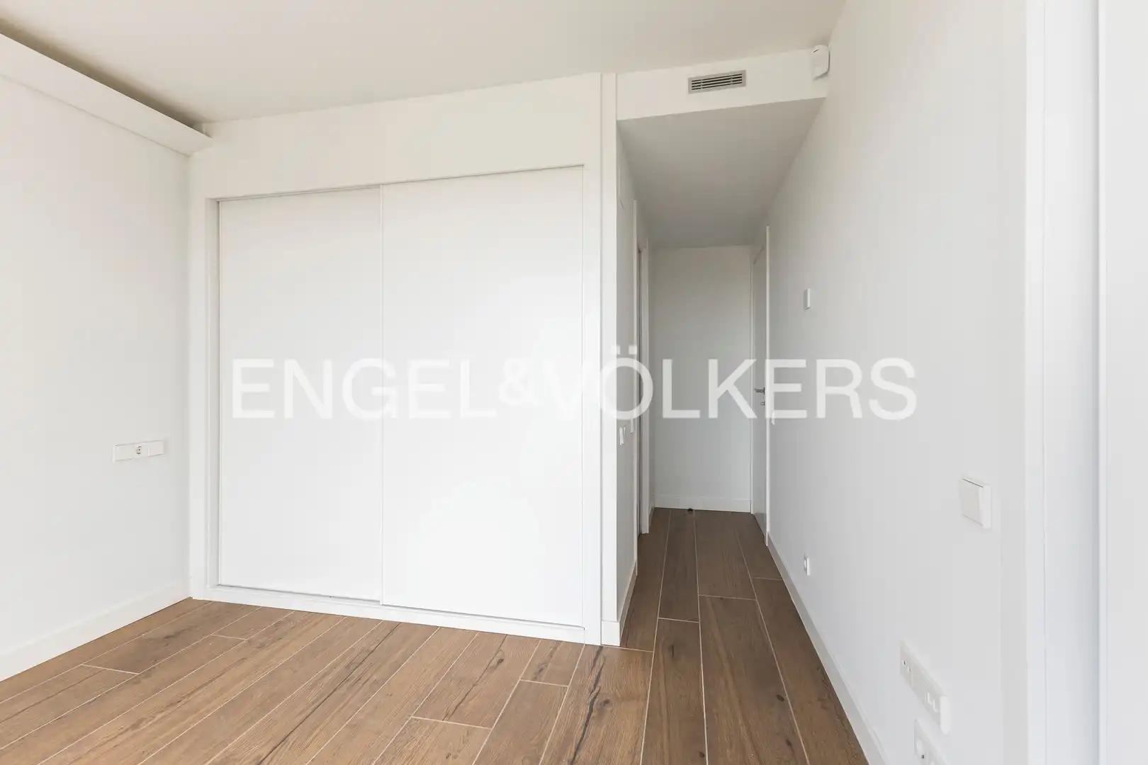 Schlafzimmer von Dachboden zum Verkauf in Madrid mit Klimaanlage, Heizung und Terrasse