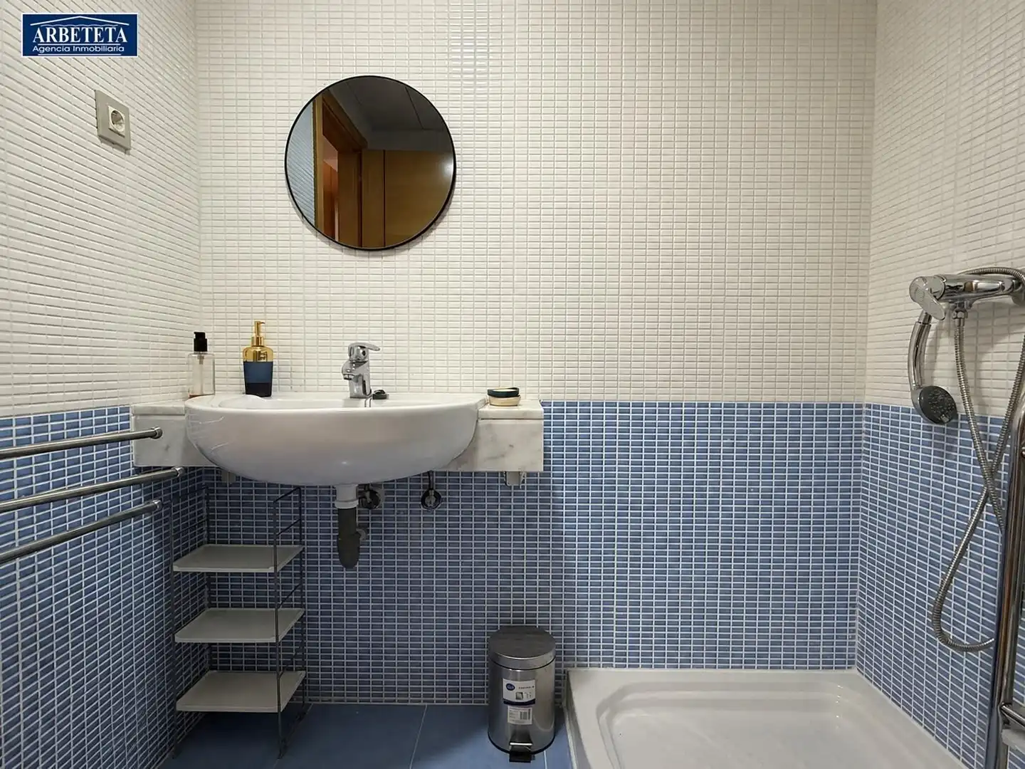 Badezimmer von Wohnung zum Verkauf in Yebes mit Heizung, Terrasse und Abstellraum