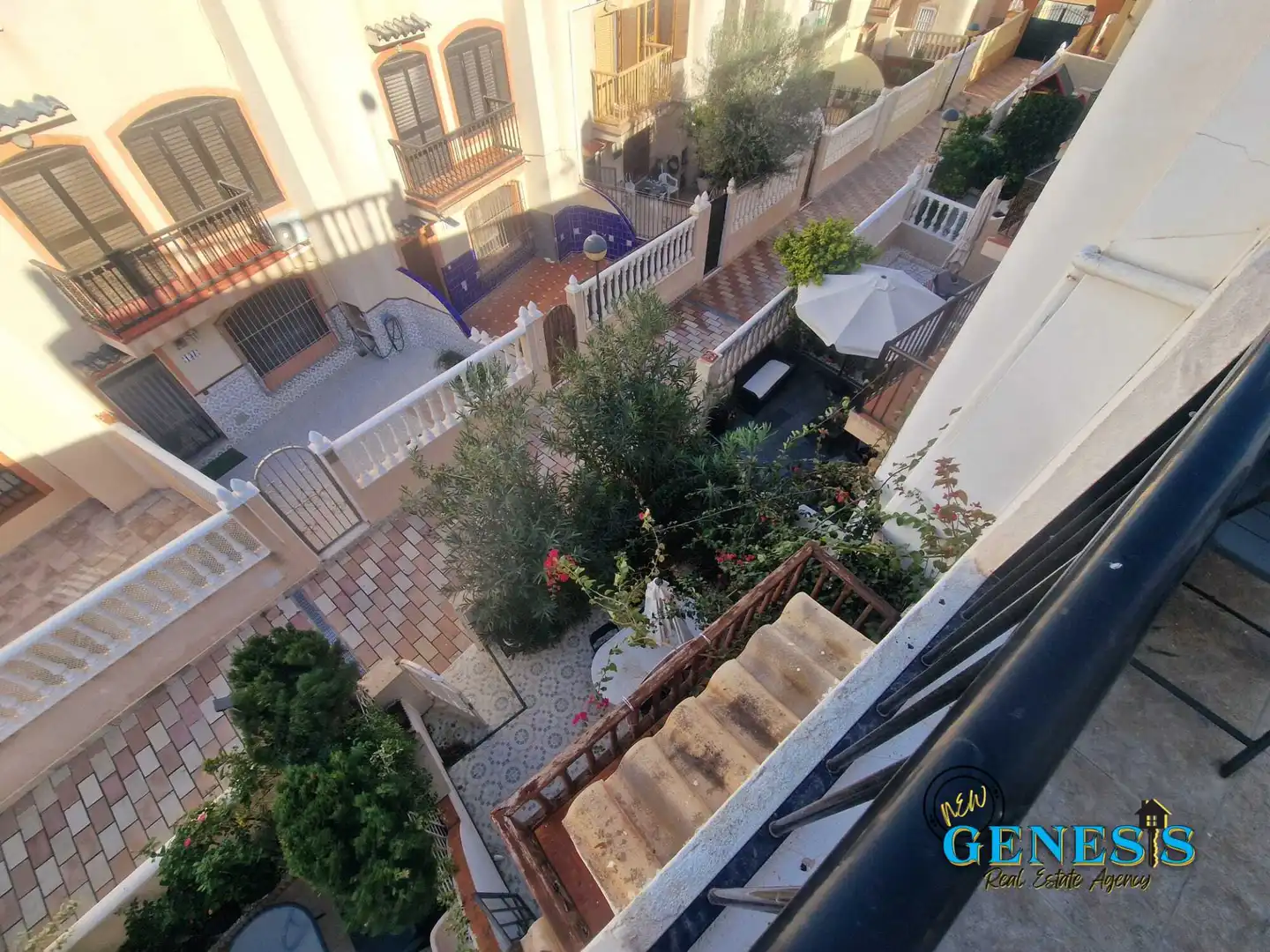 Jardí de Casa adosada en venda en Torrevieja amb Aire condicionat, Terrassa i Traster