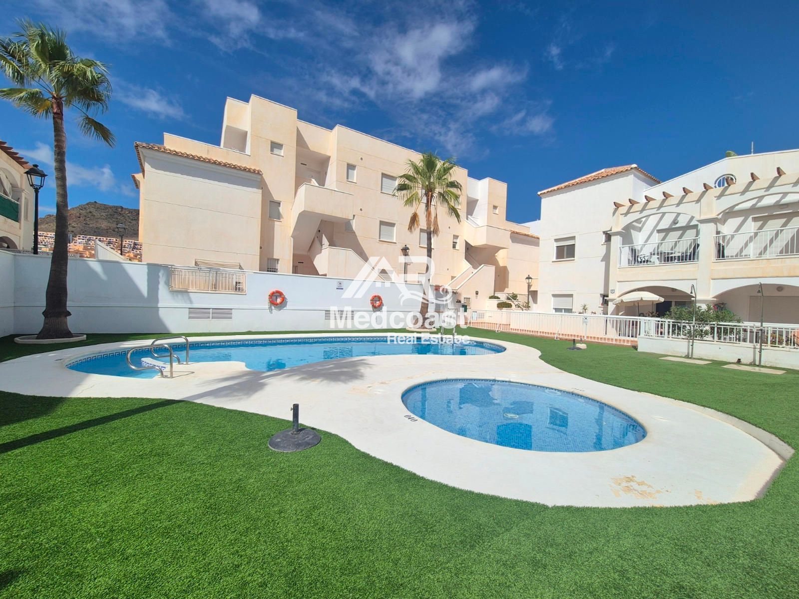 Vista exterior de Pis en venda en Mojácar amb Aire condicionat, Terrassa i Piscina