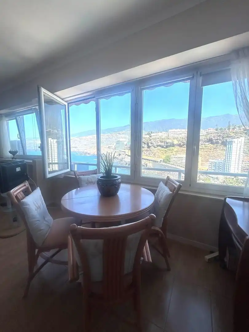 Vista exterior de Apartament en venda en Puerto de la Cruz amb Moblat i Piscina comunitària