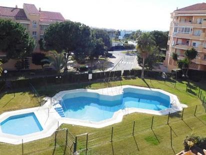 Schwimmbecken von Wohnung zum verkauf in Estepona mit Terrasse