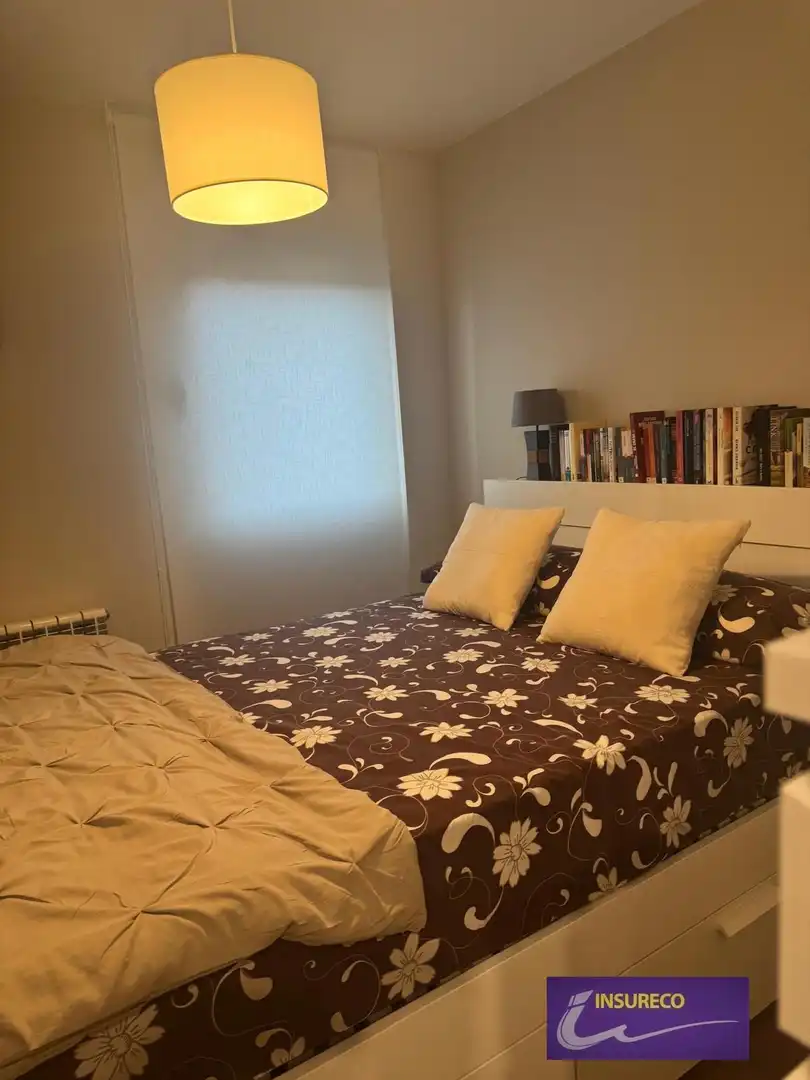 Habitación de Apartamento de alquiler en Sariegos con Calefacción, Parquet y Terraza