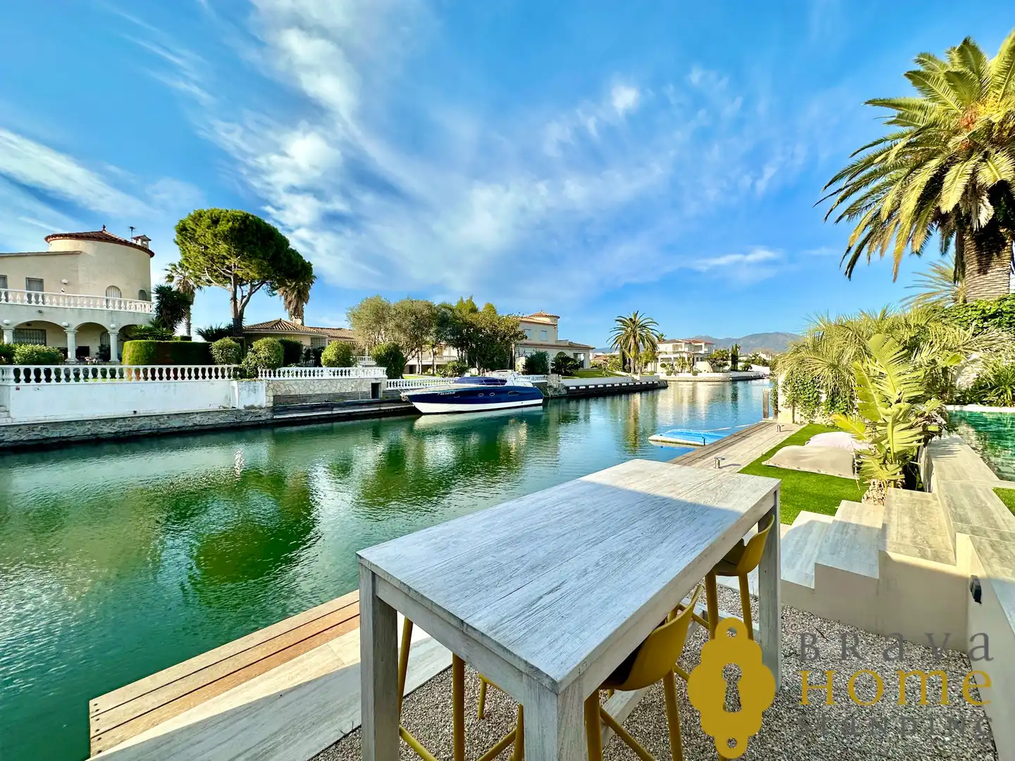 Vista exterior de Casa o chalet en venta en Empuriabrava con Aire acondicionado, Jardín privado y Terraza