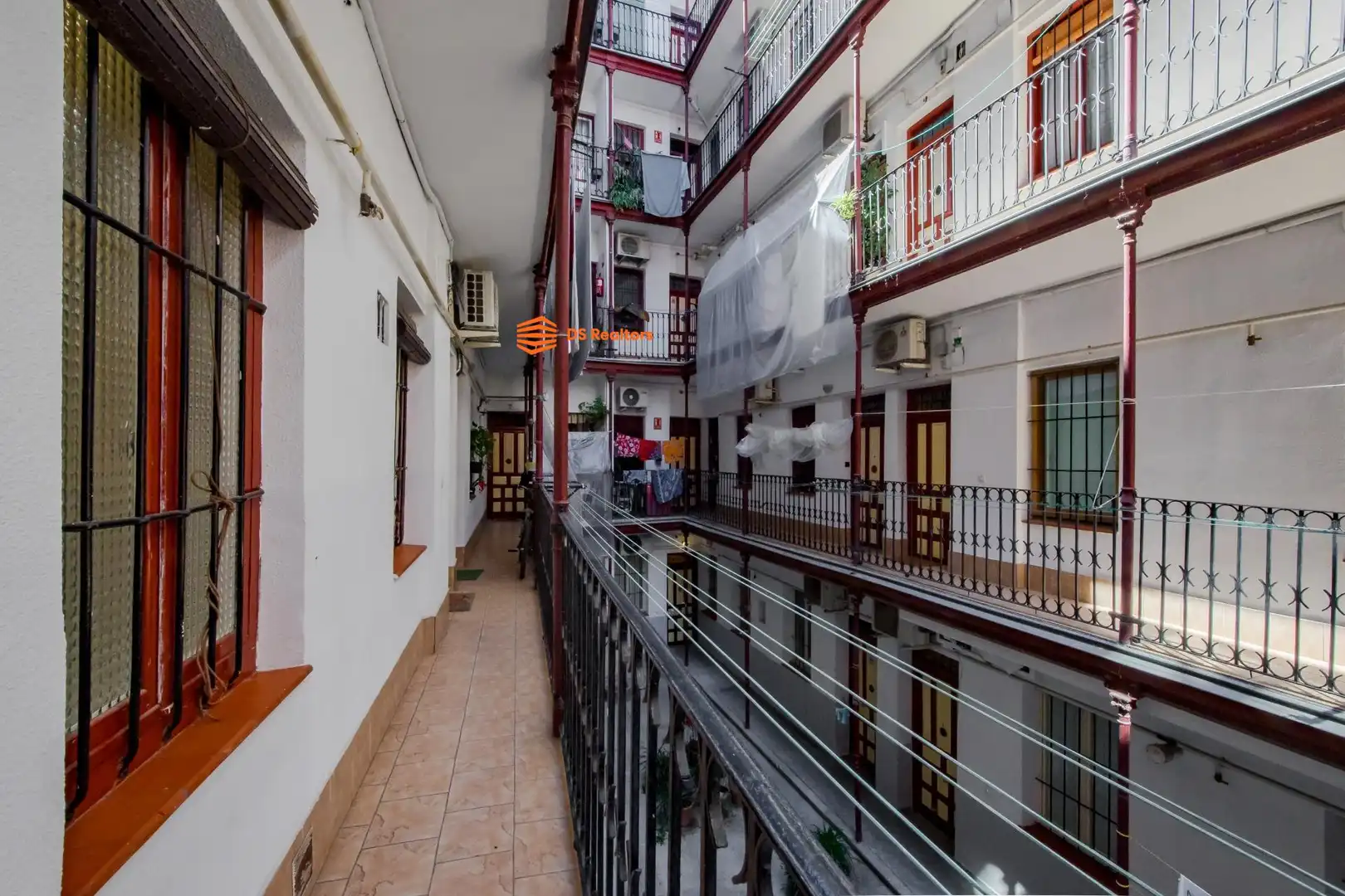 Flat for sale in Madrid  with Heating and Furnished