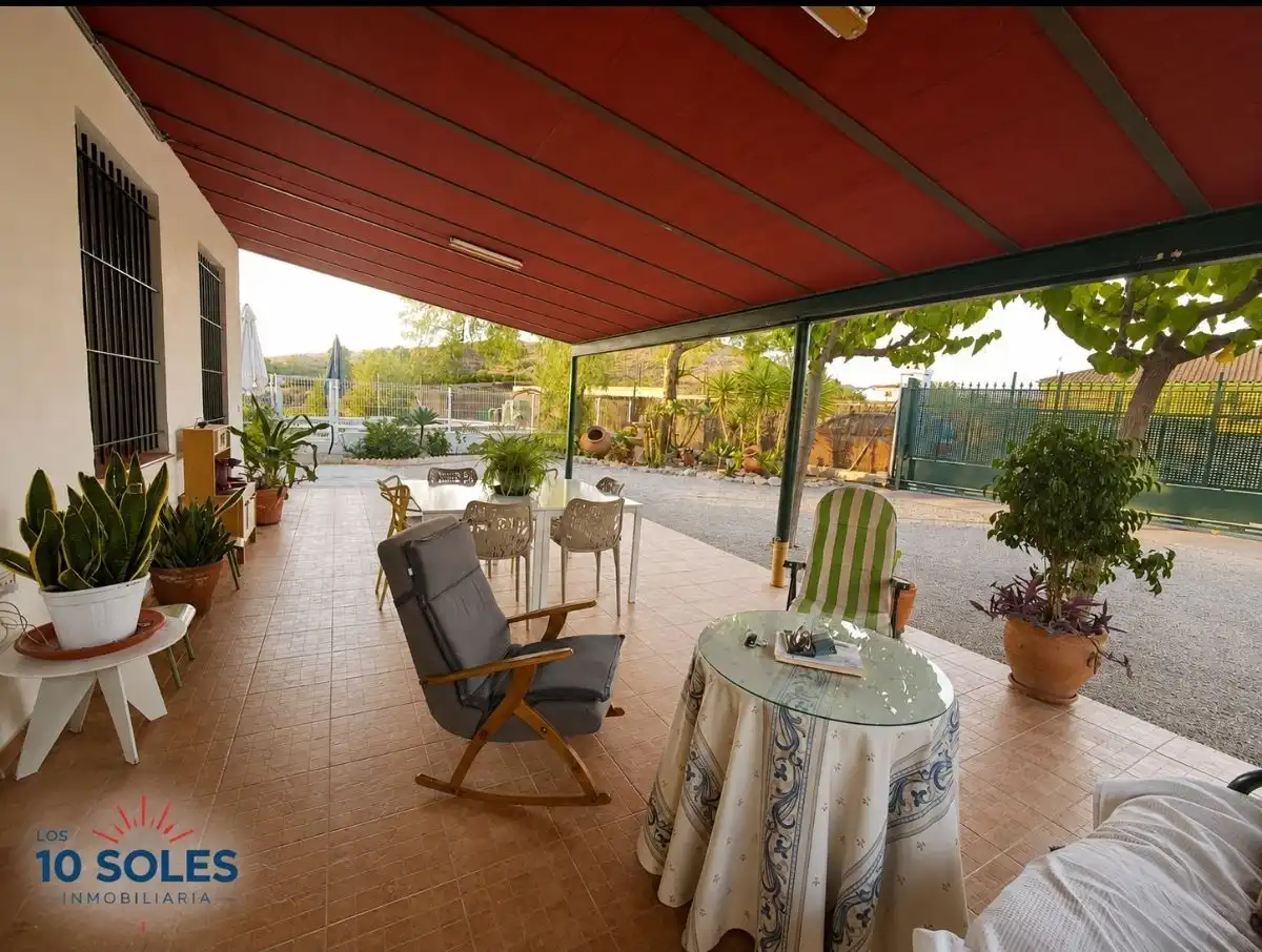 Terrassa de Finca rústica de lloguer en Orihuela amb Aire condicionat, Calefacció i Jardí privat