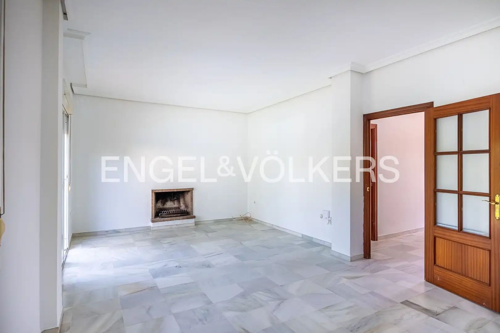 Sala d'estar de Casa adosada en venda en Espartinas amb Calefacció, Jardí privat i Terrassa
