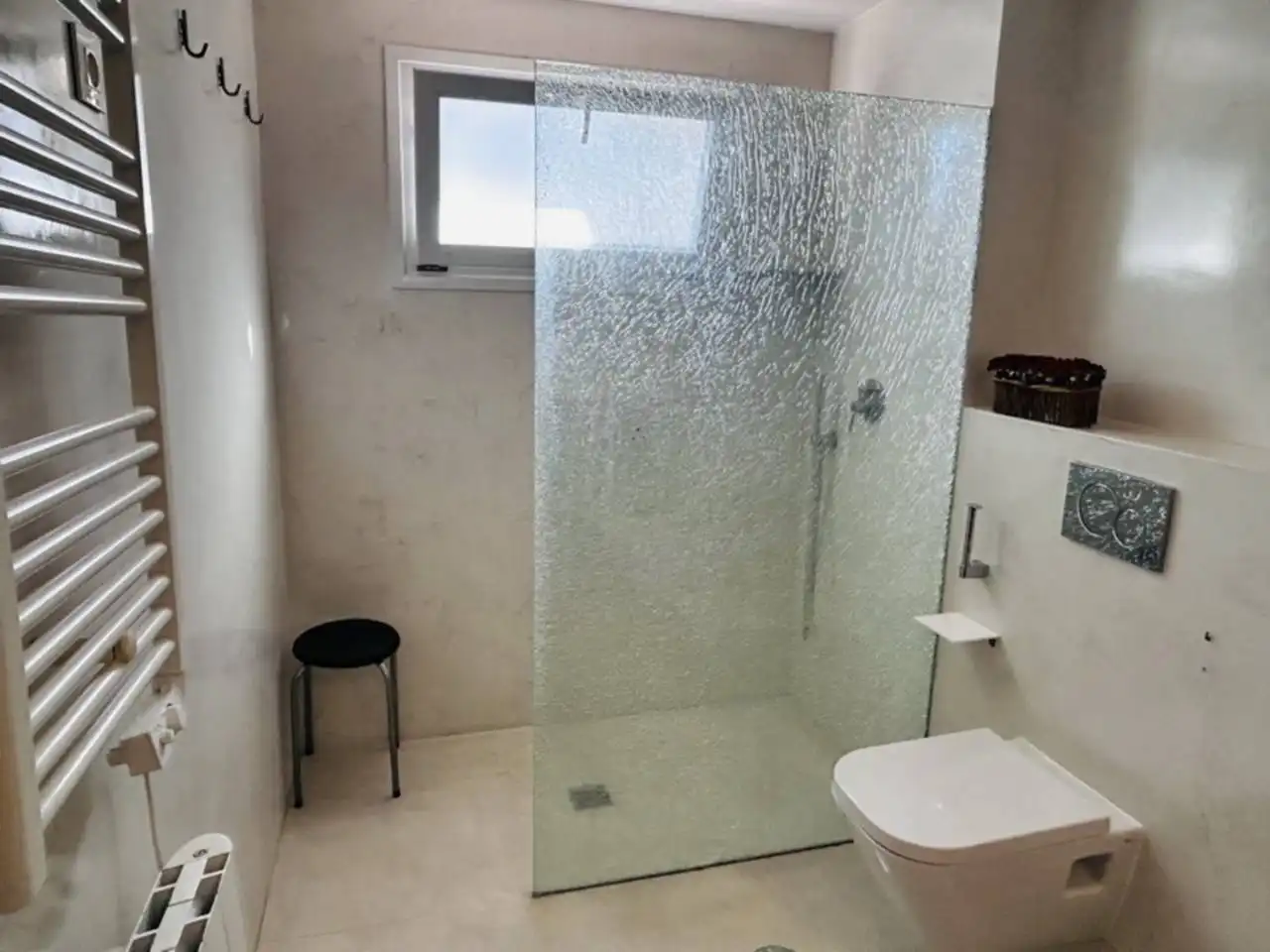 Badezimmer von Einfamilien-Reihenhaus zum Verkauf in Almuñécar mit Klimaanlage, Heizung und Terrasse