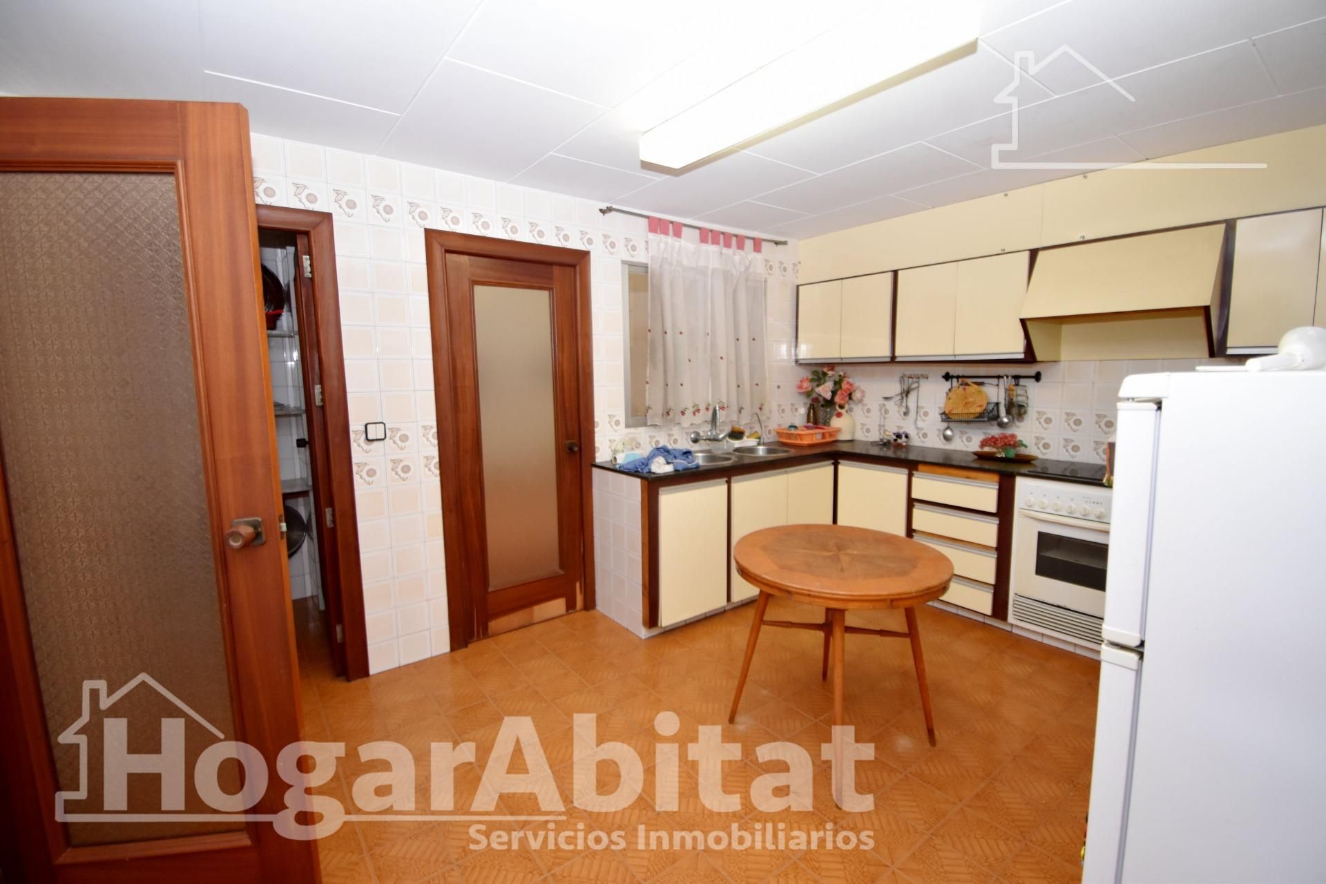 Kitchen of Flat for sale in Carcaixent  with Air Conditioner, Terrace and Storage room