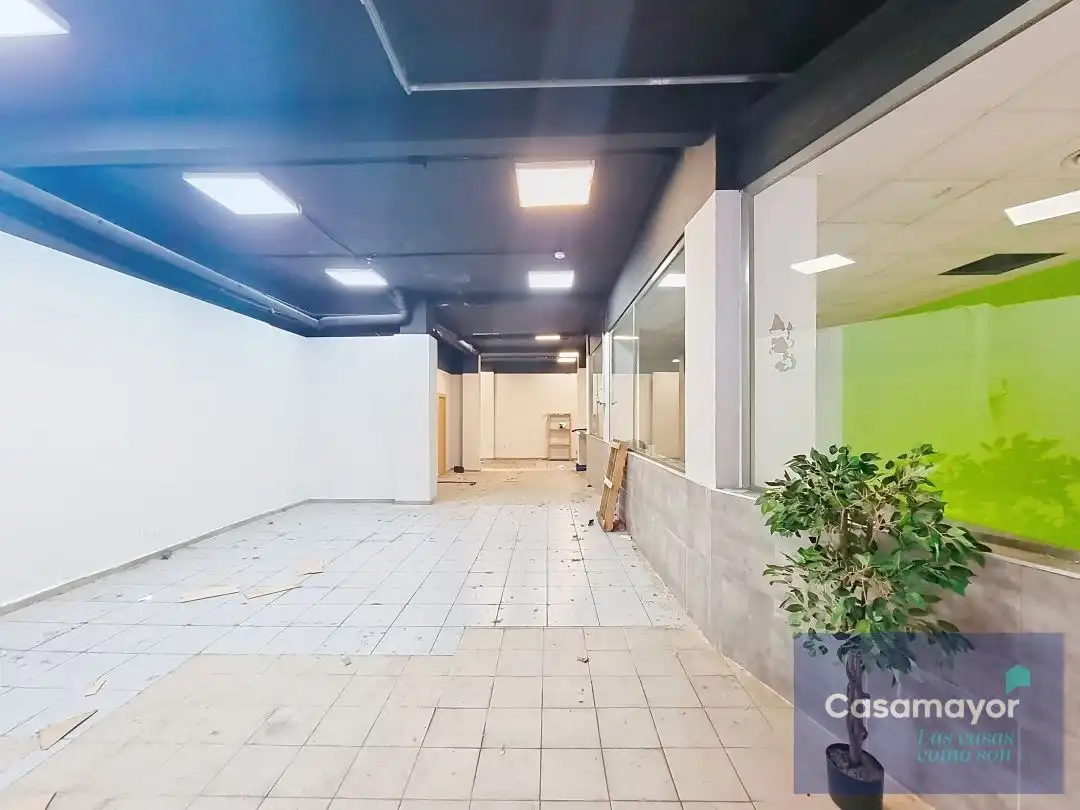 Local comercial de lloguer a Carrer Italia, imagen 2