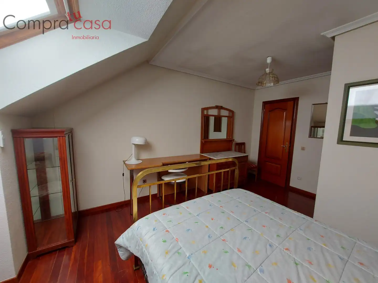 Habitación de Piso para compartir en Segovia con Calefacción, Terraza y Amueblado