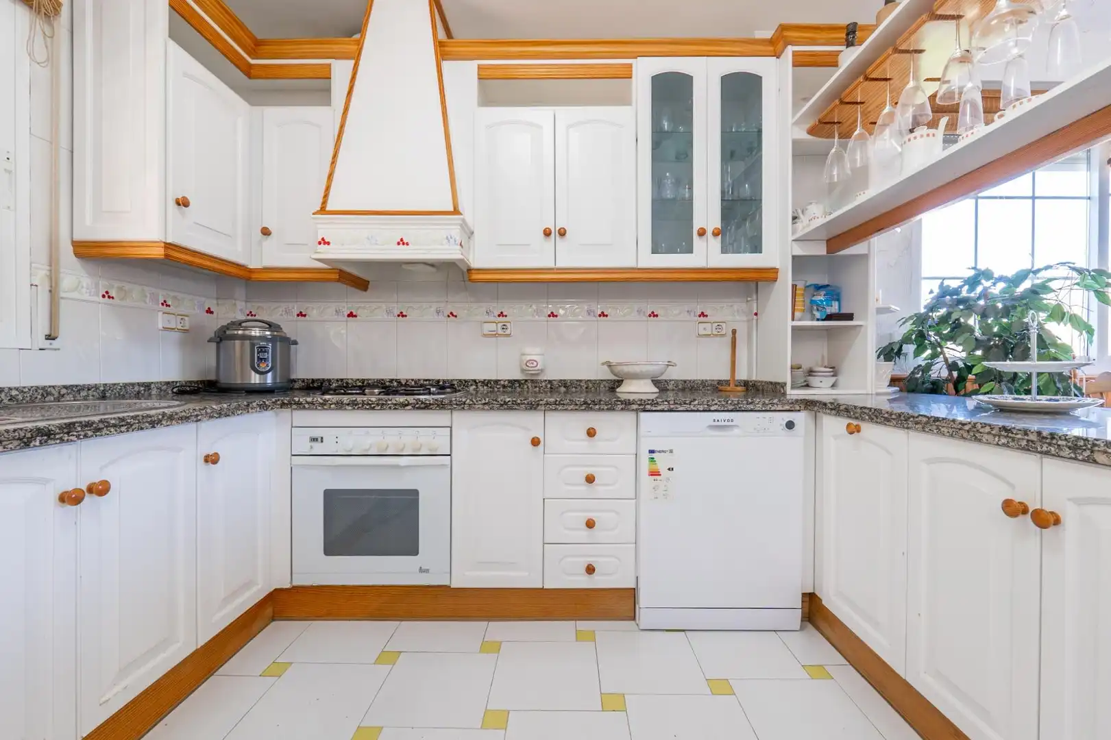 Cocina de Casa o chalet en venta en Valdepeñas de Jaén con Aire acondicionado, Calefacción y Jardín privado
