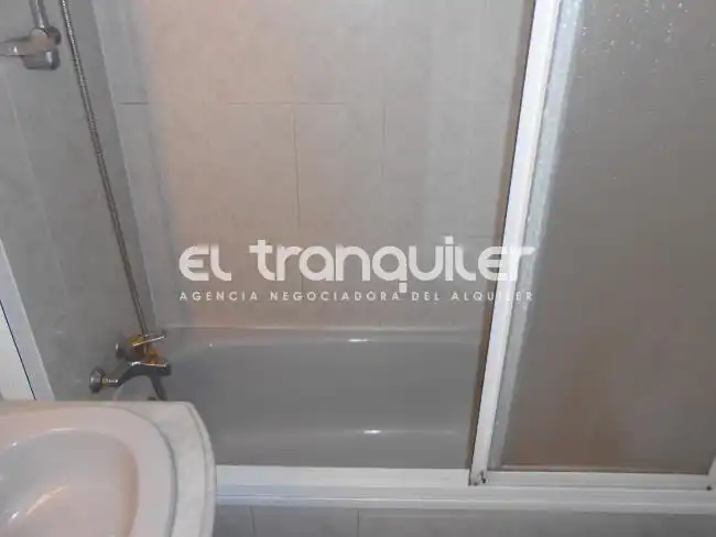 Badezimmer von Wohnung zur Miete in Madrid mit Terrasse