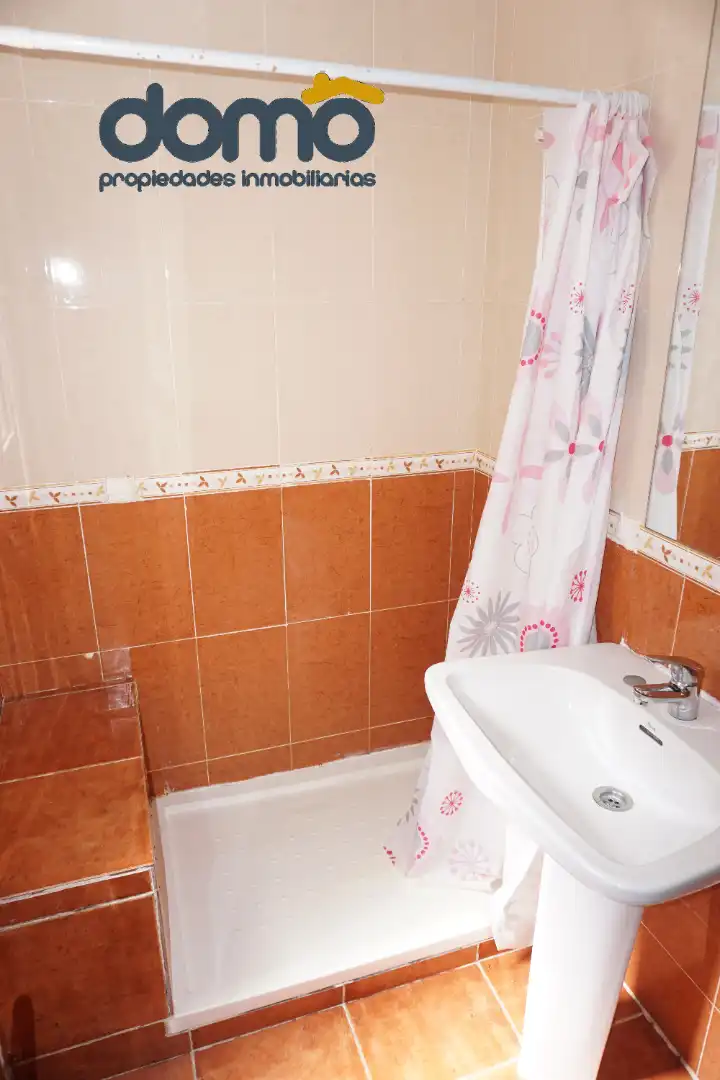 Baño de Piso en venta en Granada con Calefacción, Amueblado y Horno