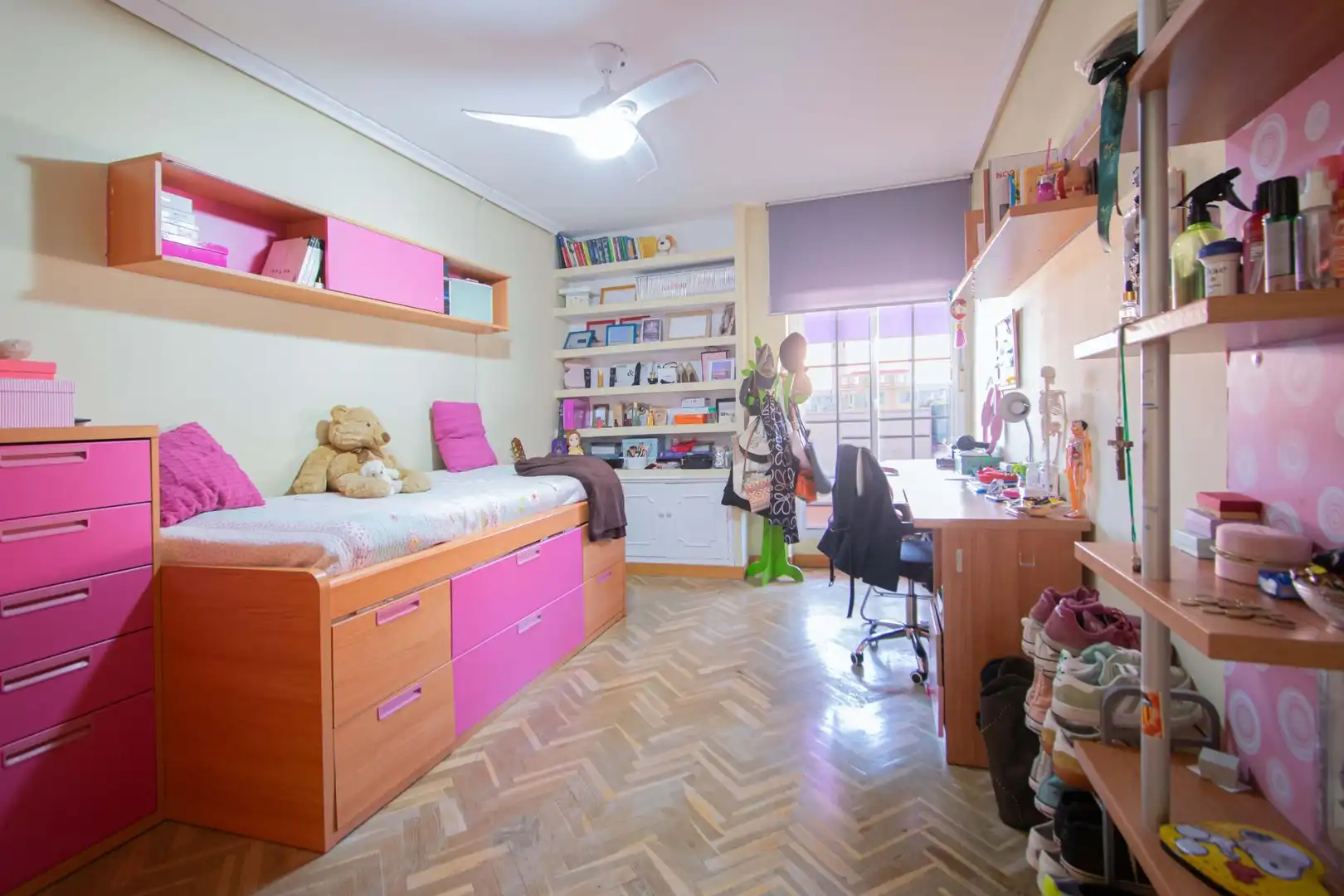 Bedroom of Attic for sale in Sevilla  with Air Conditioner, Heating and Parquet flooring