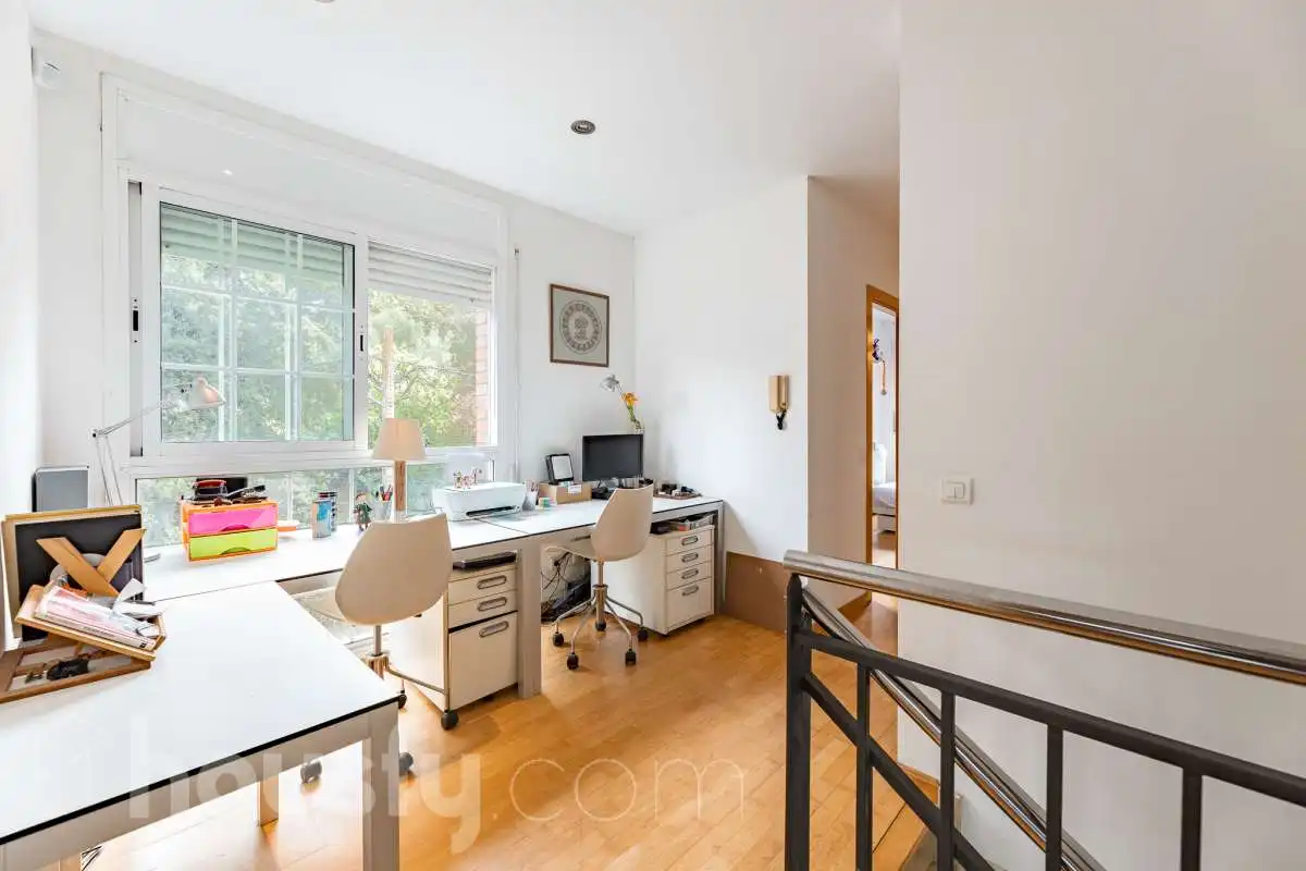 Dormitori de Casa o xalet en venda en Sant Cugat del Vallès amb Aire condicionat, Calefacció i Jardí privat