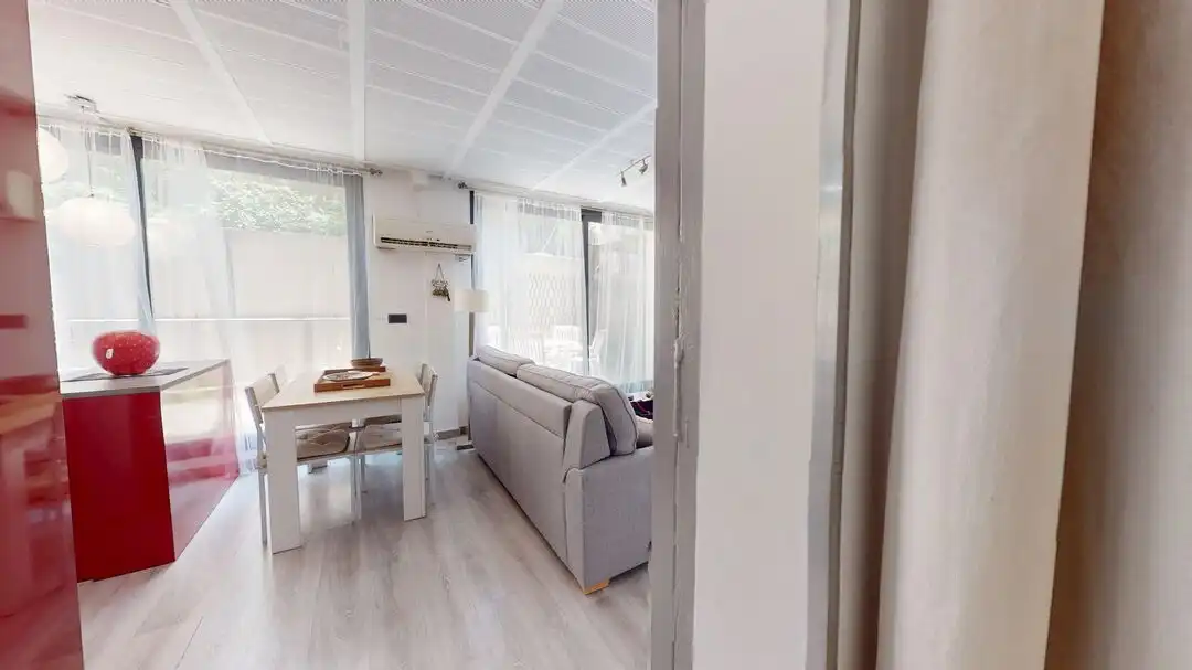 Sala d'estar de Pis en venda en Madrid amb Jardí privat i Moblat