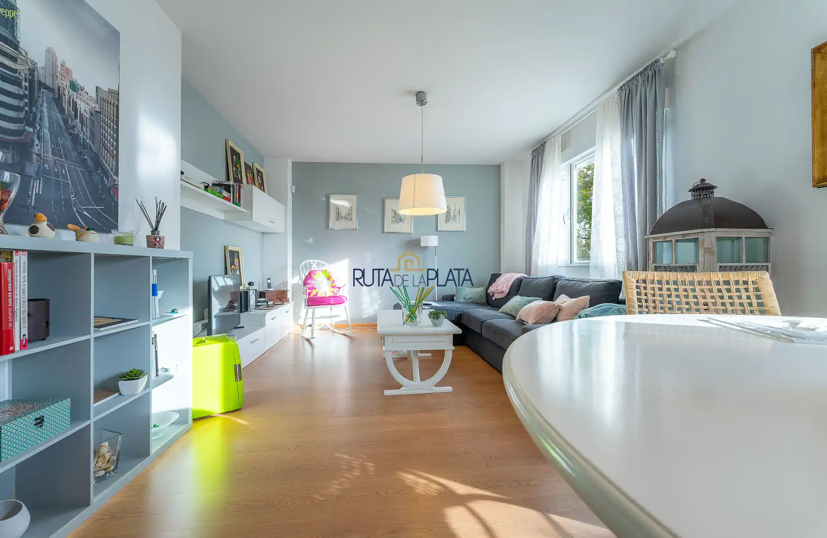 Sala de estar de Casa adosada en venta en Roales con Calefacción, Jardín privado y Alarma