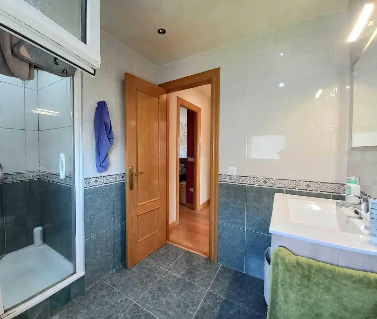 Baño de Casa adosada en venta en Cayuela con Calefacción, Jardín privado y Terraza