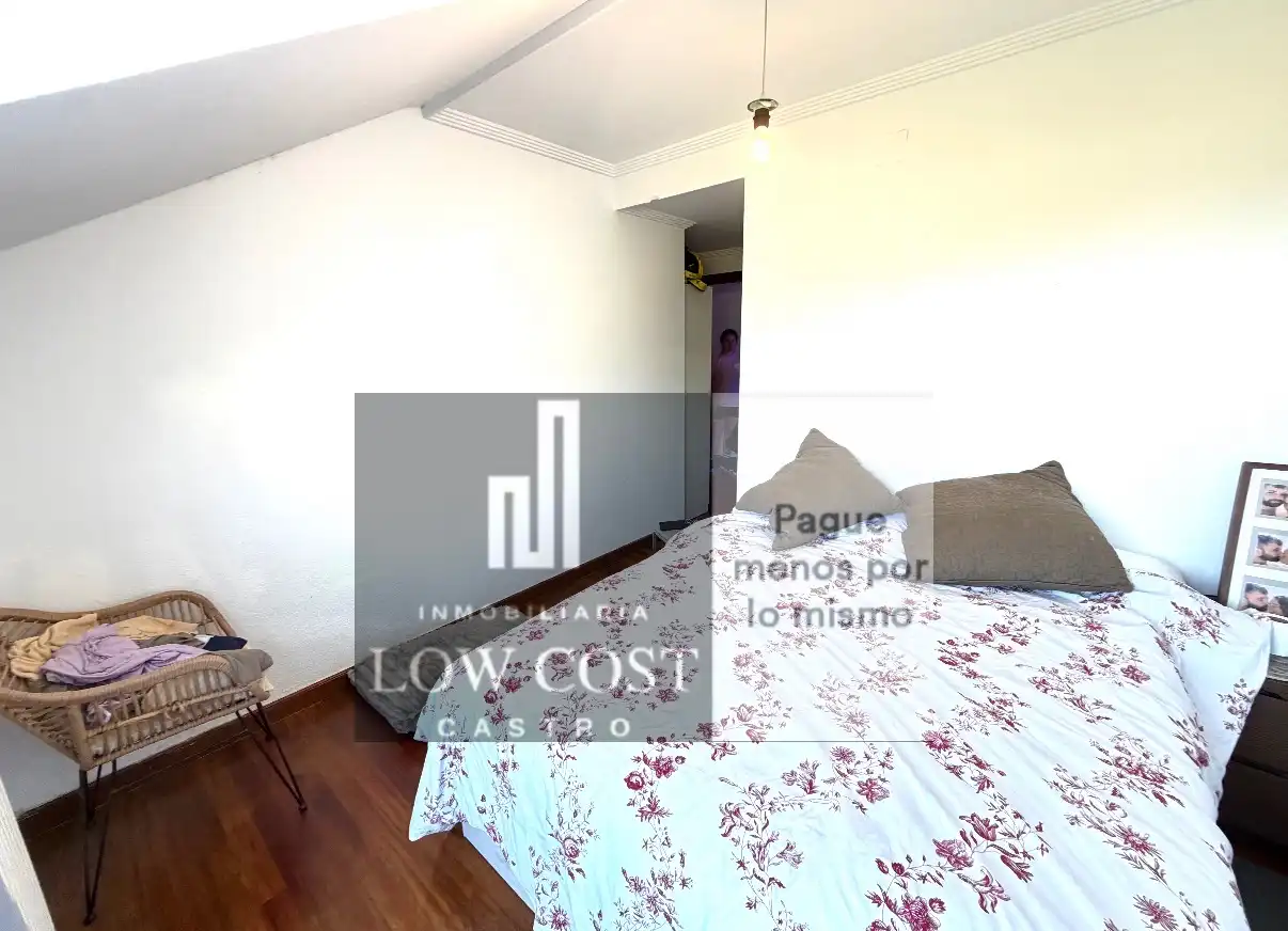 Habitación de Ático en venta en Castro-Urdiales con Calefacción, Terraza y Balcón