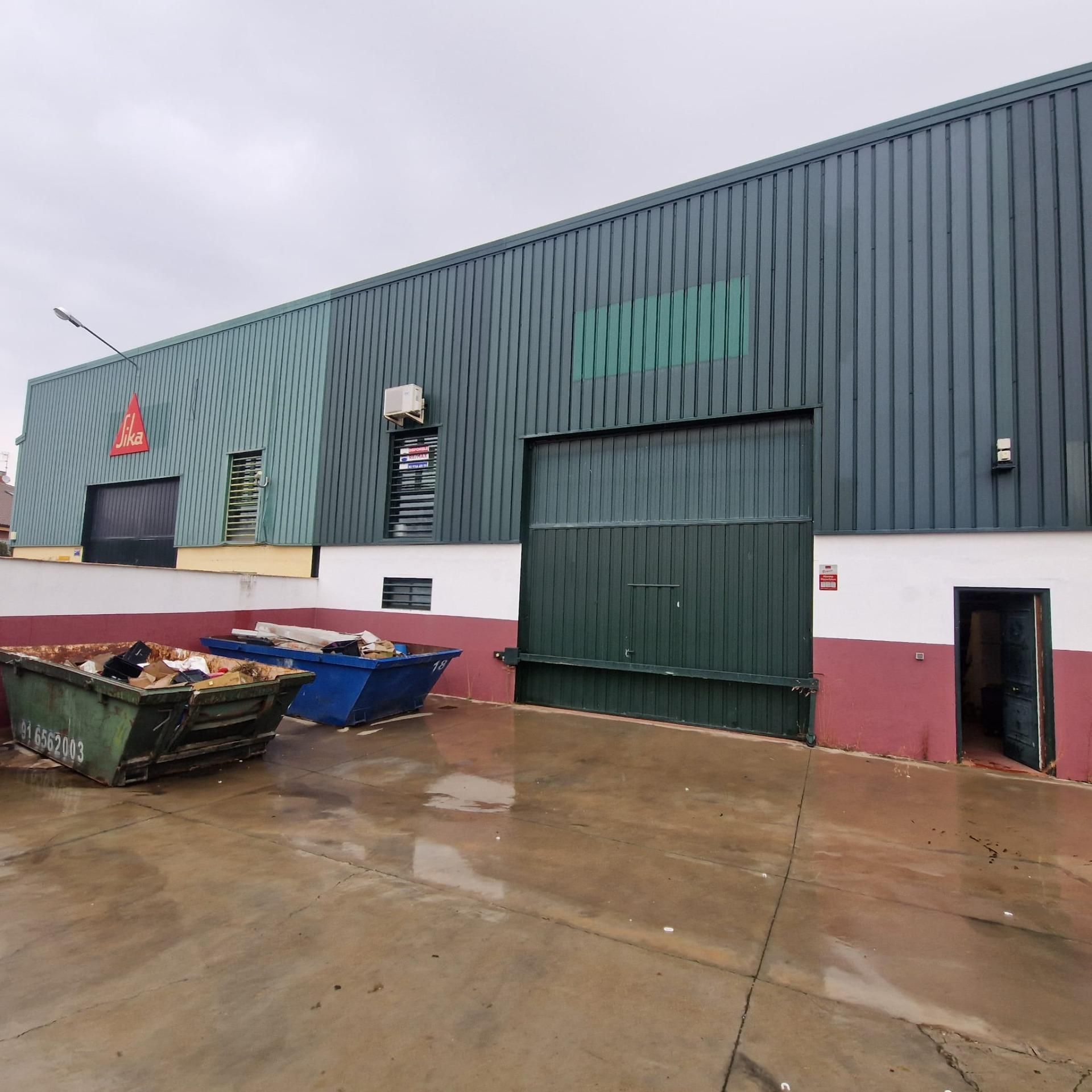 Außenansicht von Fabrikhallen zum Verkauf in Cobeña