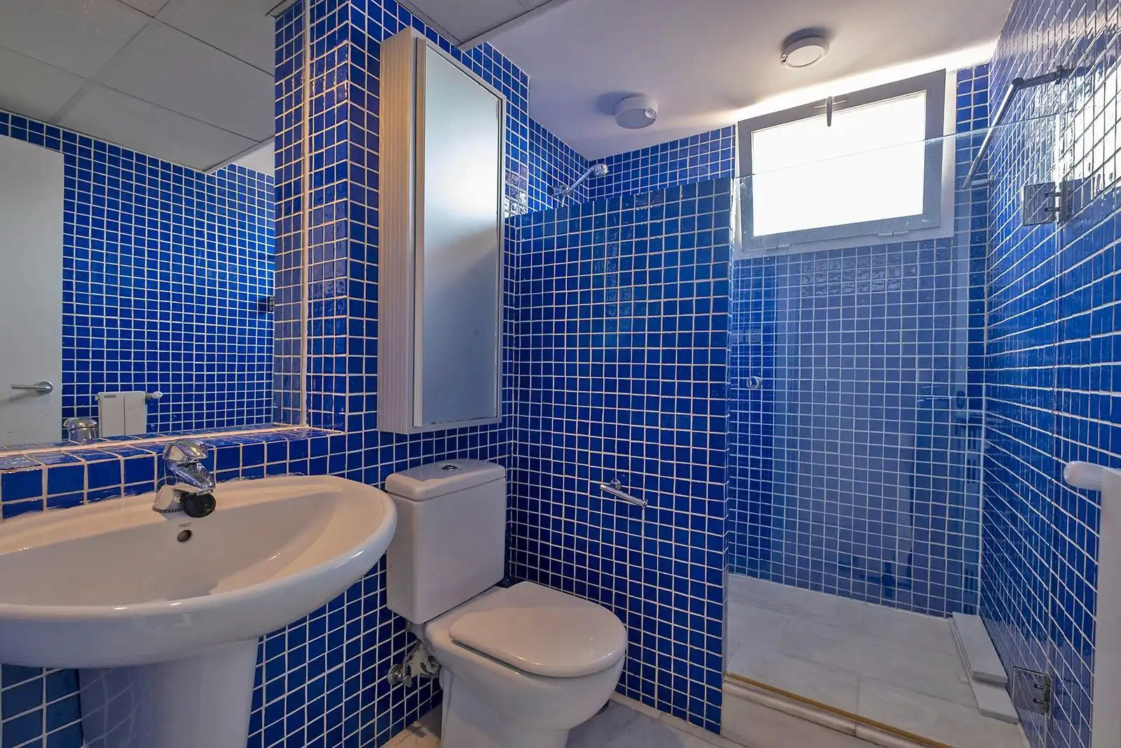 Baño de Ático de alquiler en Pozuelo de Alarcón con Aire acondicionado, Calefacción y Jardín privado