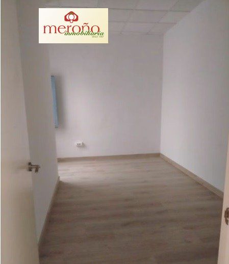 Dormitori de Local en venda en Elche / Elx