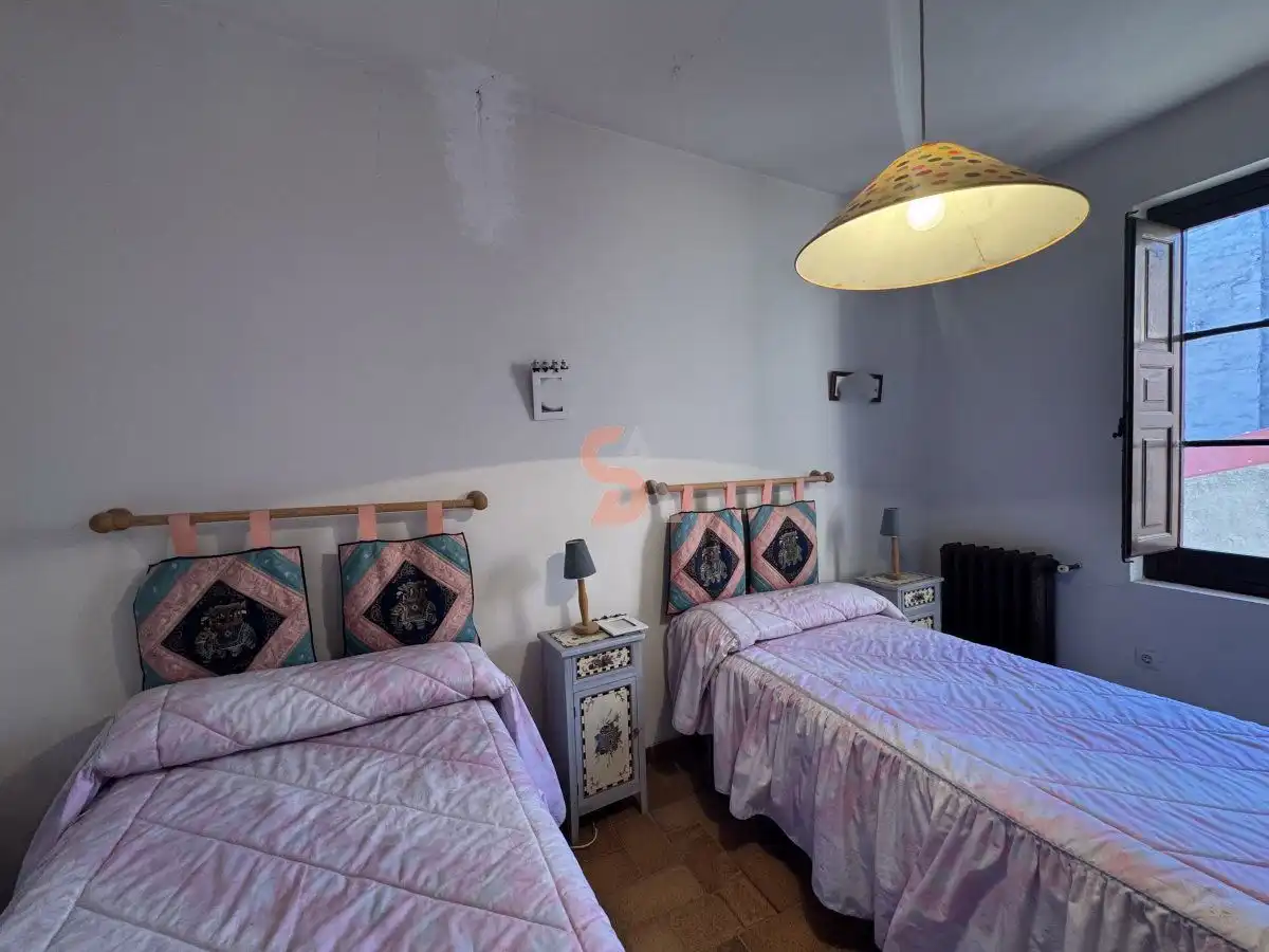 Habitación de Casa o chalet en venta en Alcazarén con Calefacción, Terraza y Trastero