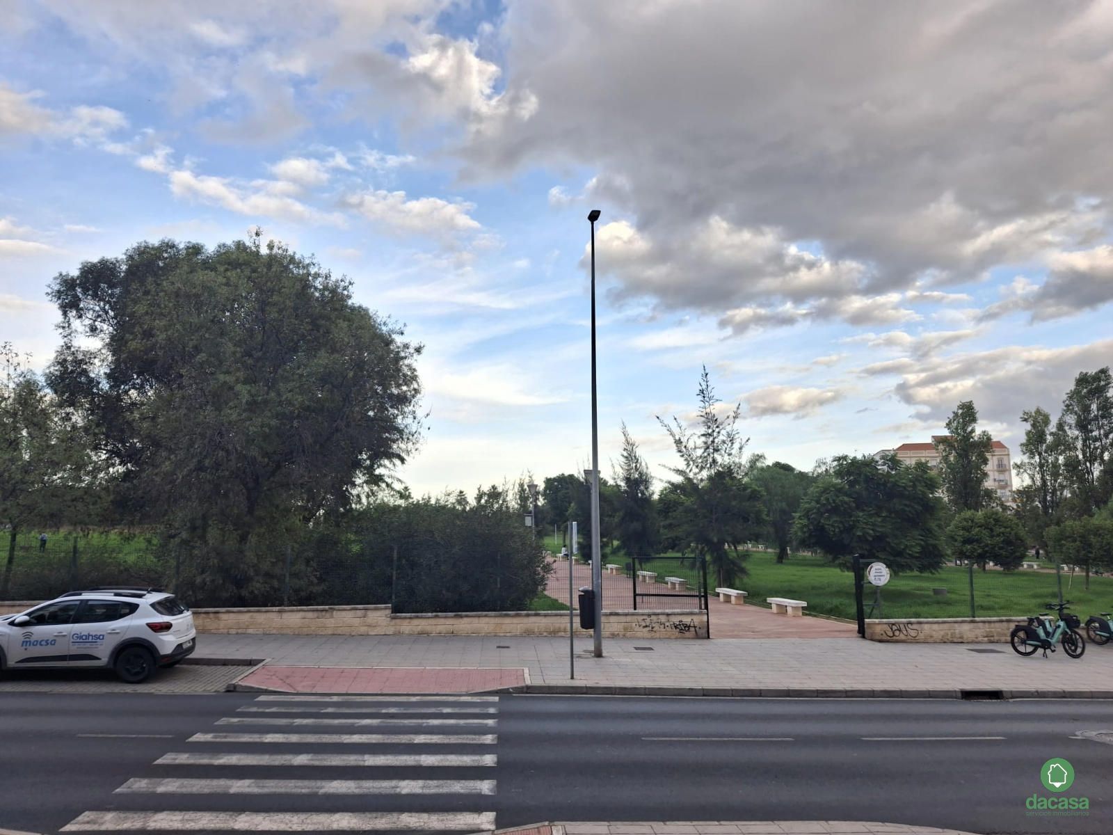 Vista exterior de Local de lloguer en  Huelva Capital