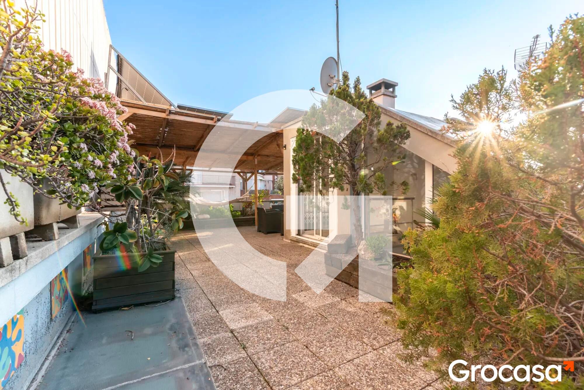 Terrassa de Casa o xalet en venda en Sant Feliu de Llobregat amb Aire condicionat, Calefacció i Terrassa