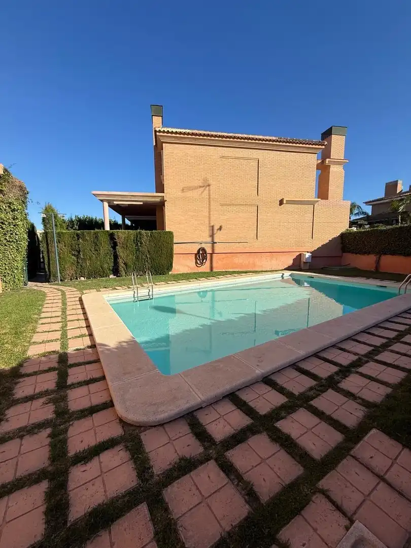 Piscina de Casa adosada en venda en Sant Joan d'Alacant