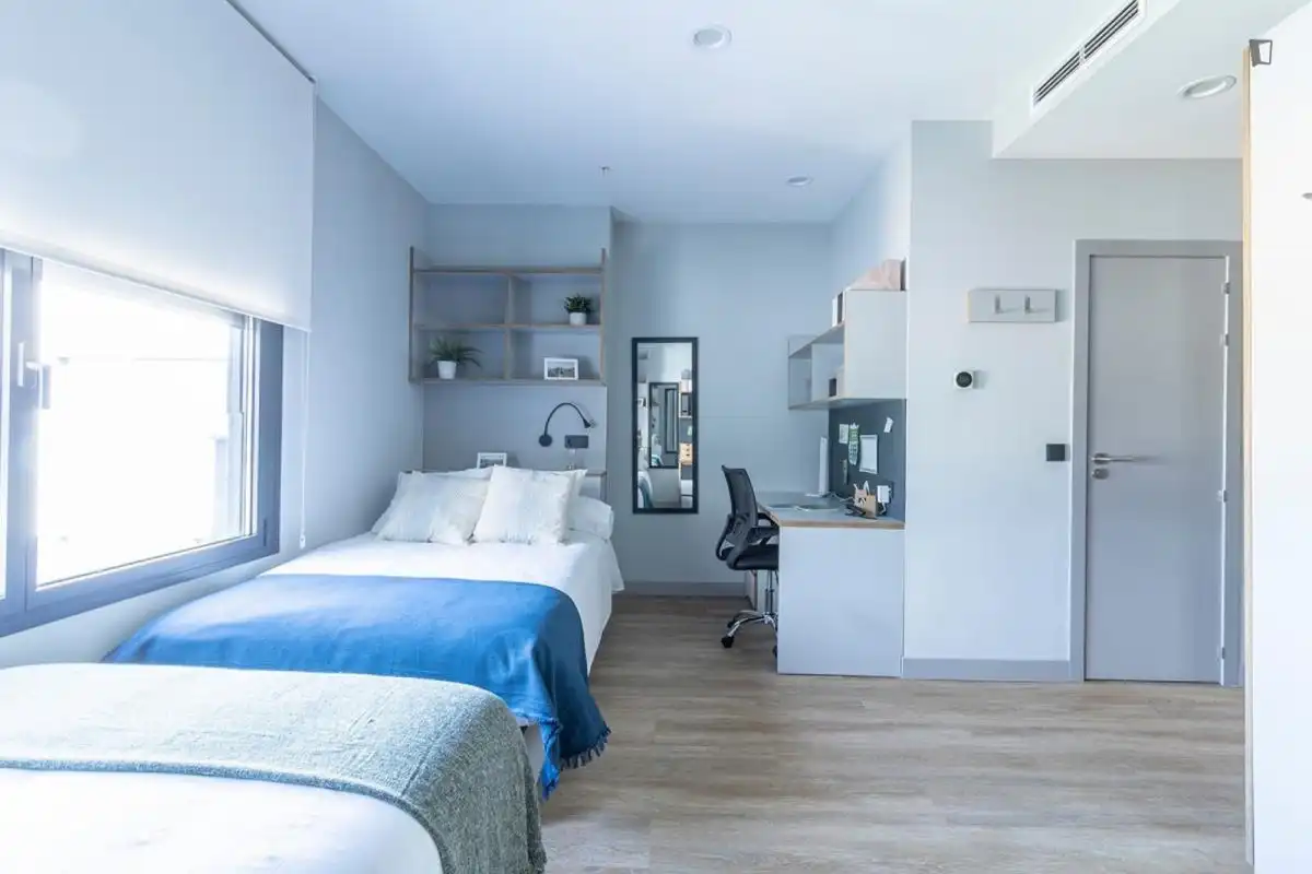 Habitación de Piso para compartir en Sevilla con Piscina, Amueblado y Internet