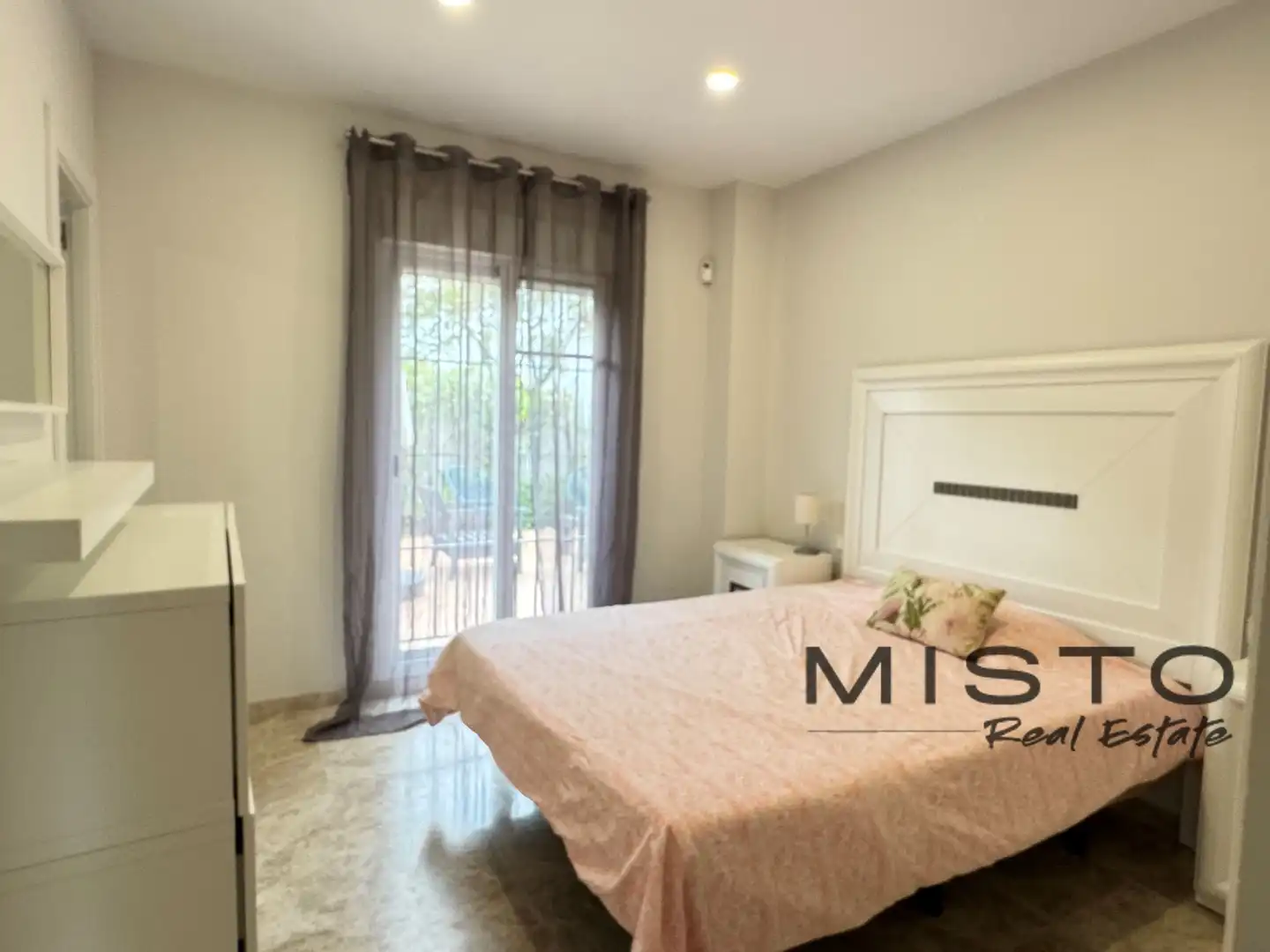 Habitación de Piso en venta en Marbella con Aire acondicionado, Terraza y Piscina